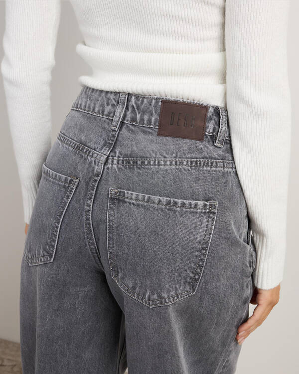 Cyndi Barrel Leg Jeans