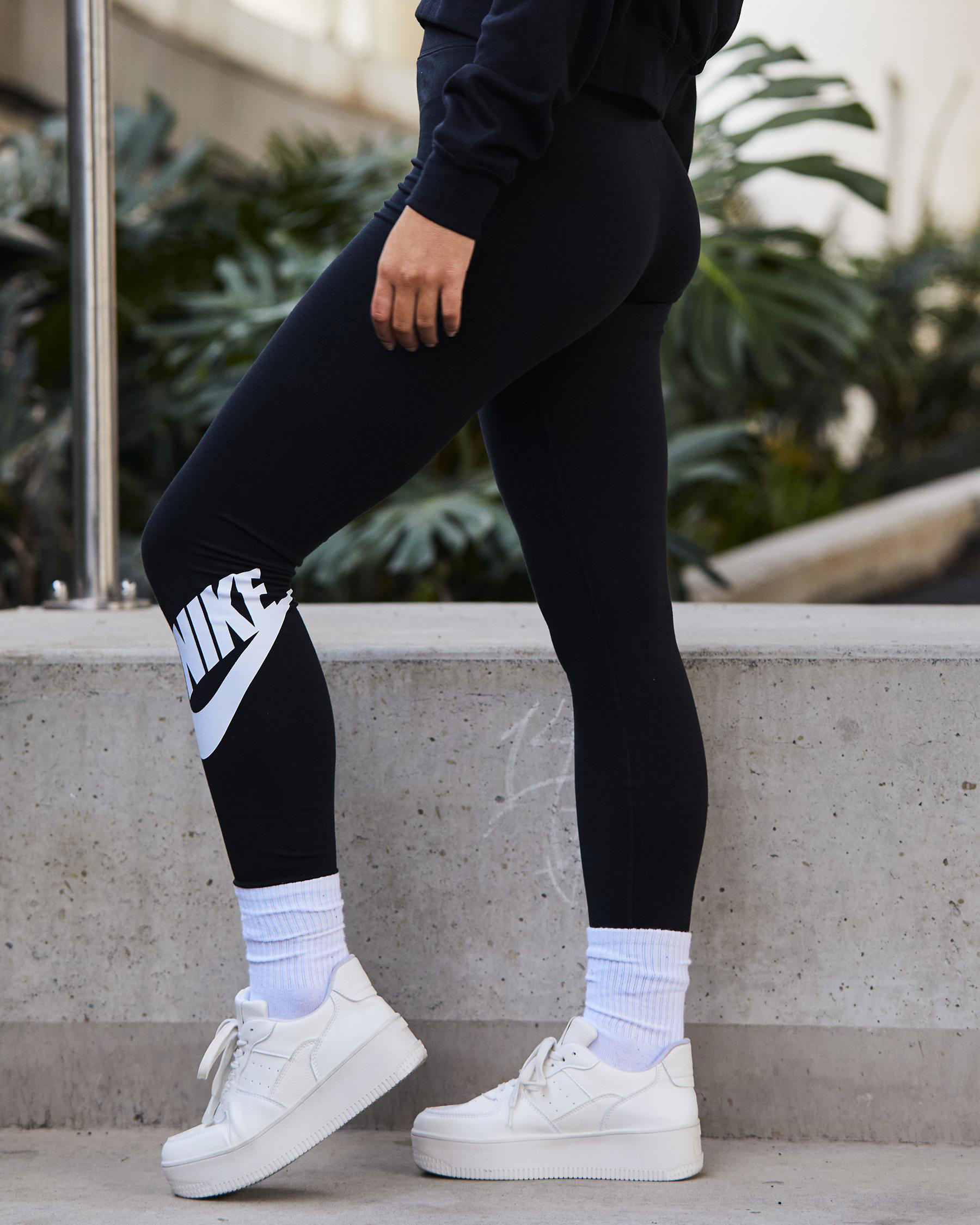 Essential Logo Leggings