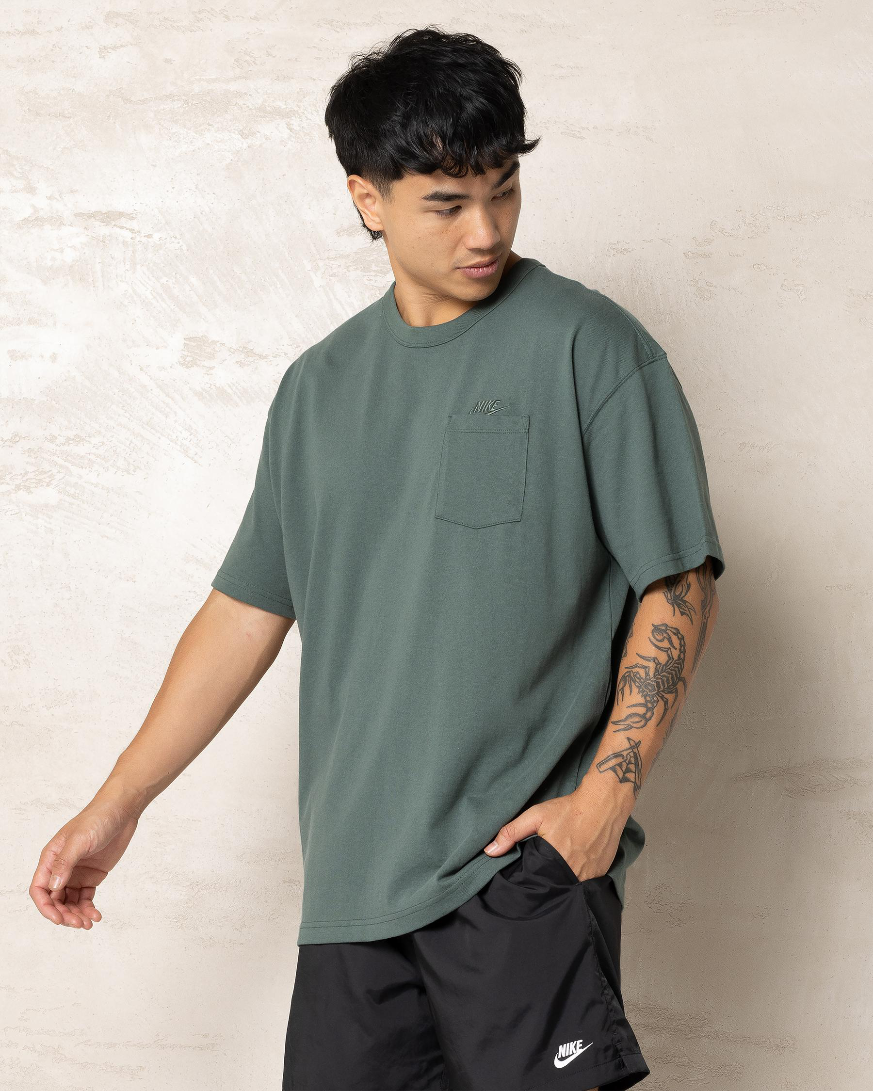 Sportswear Premium Essential Sustainable Pocket T-Shirt