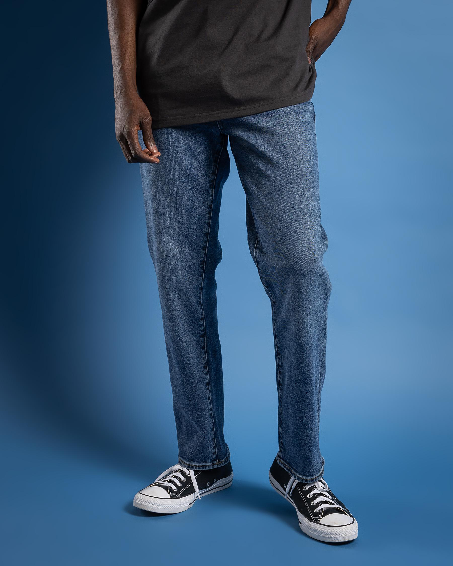 R4 Comfort Straight Jeans