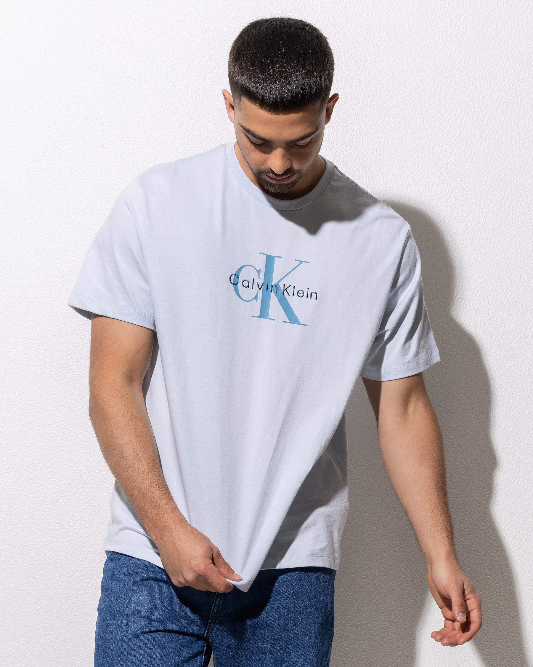 Hero Monologo T-Shirt