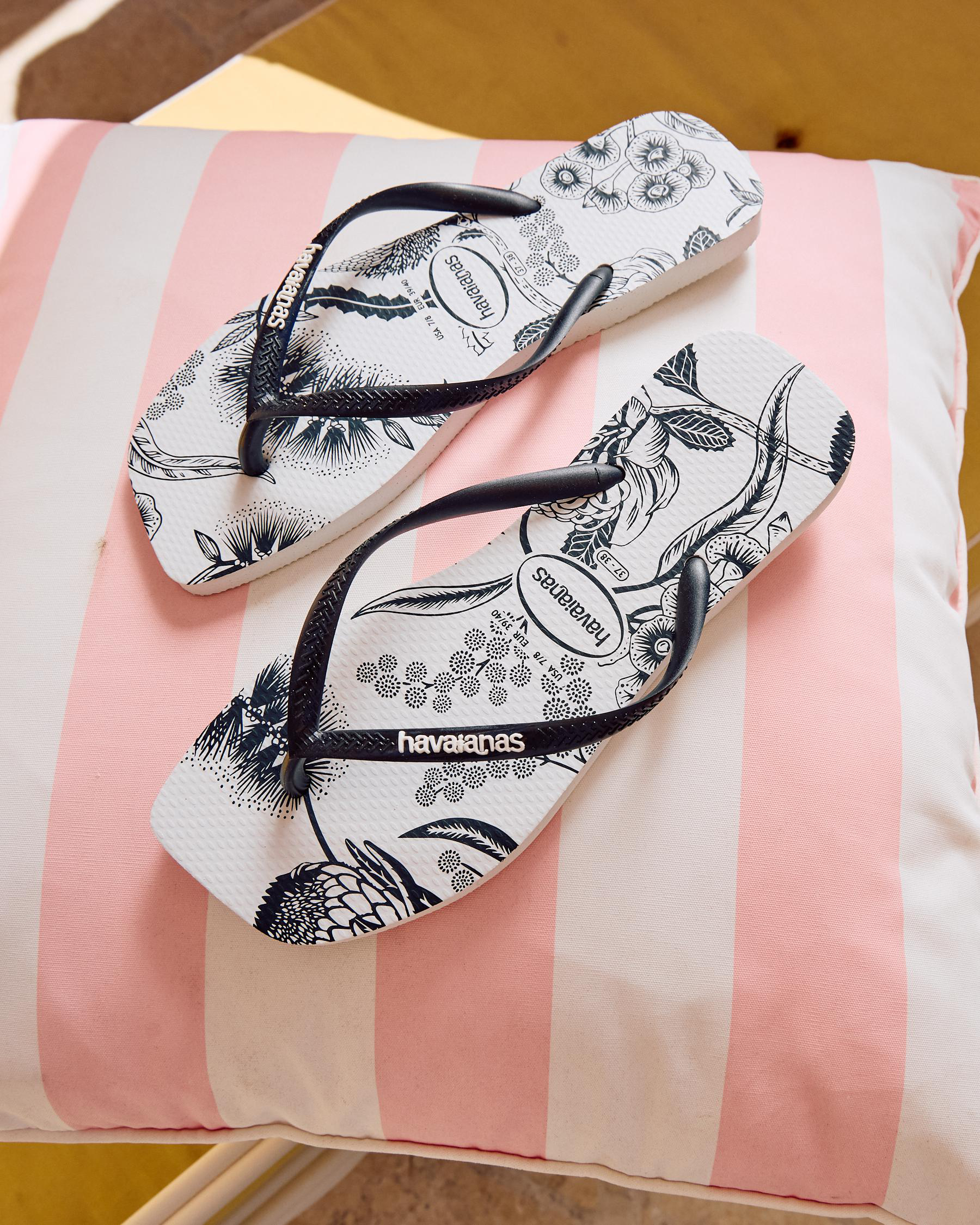 Slim Square Printed Flower Thongs