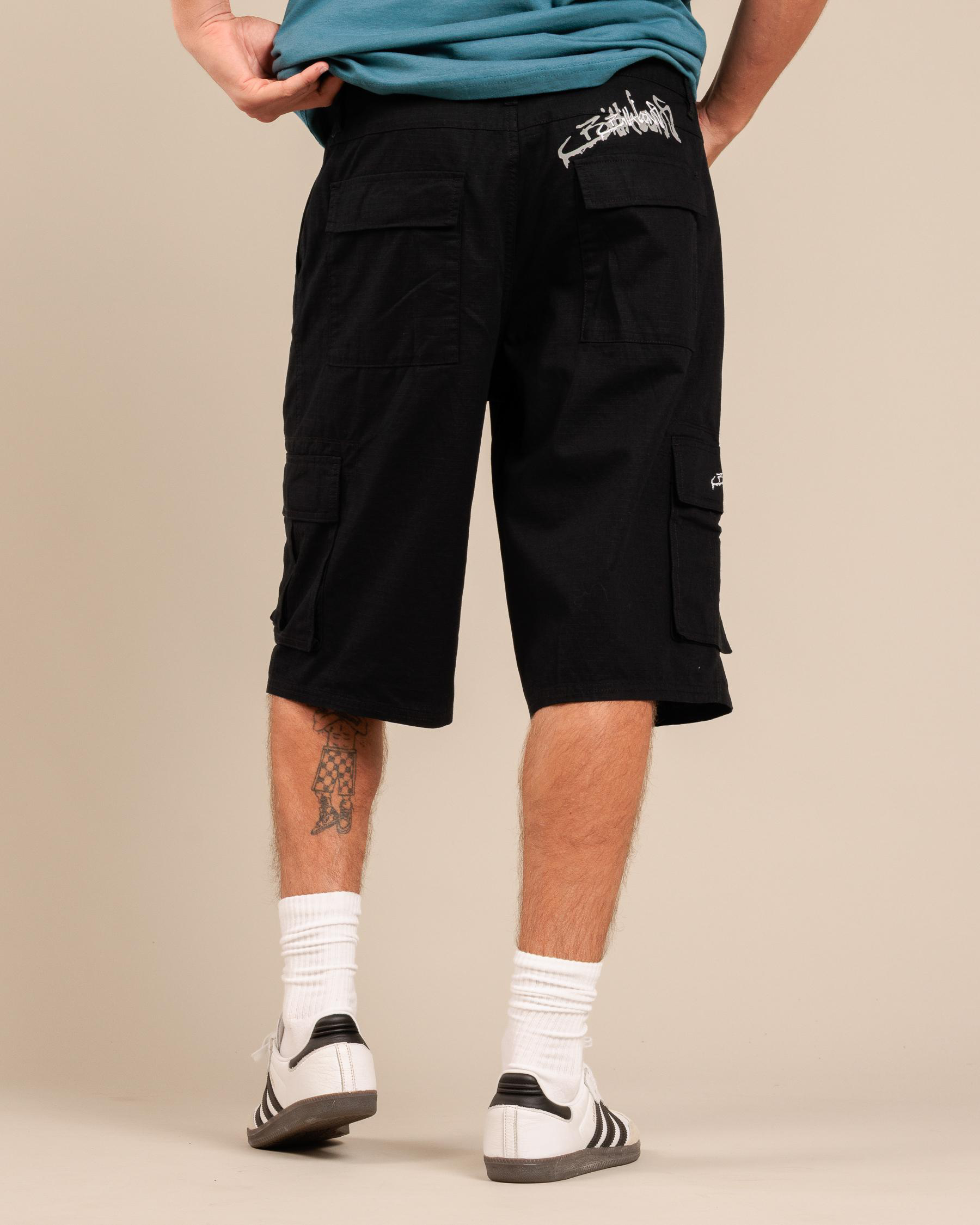 Script Cargo Shorts