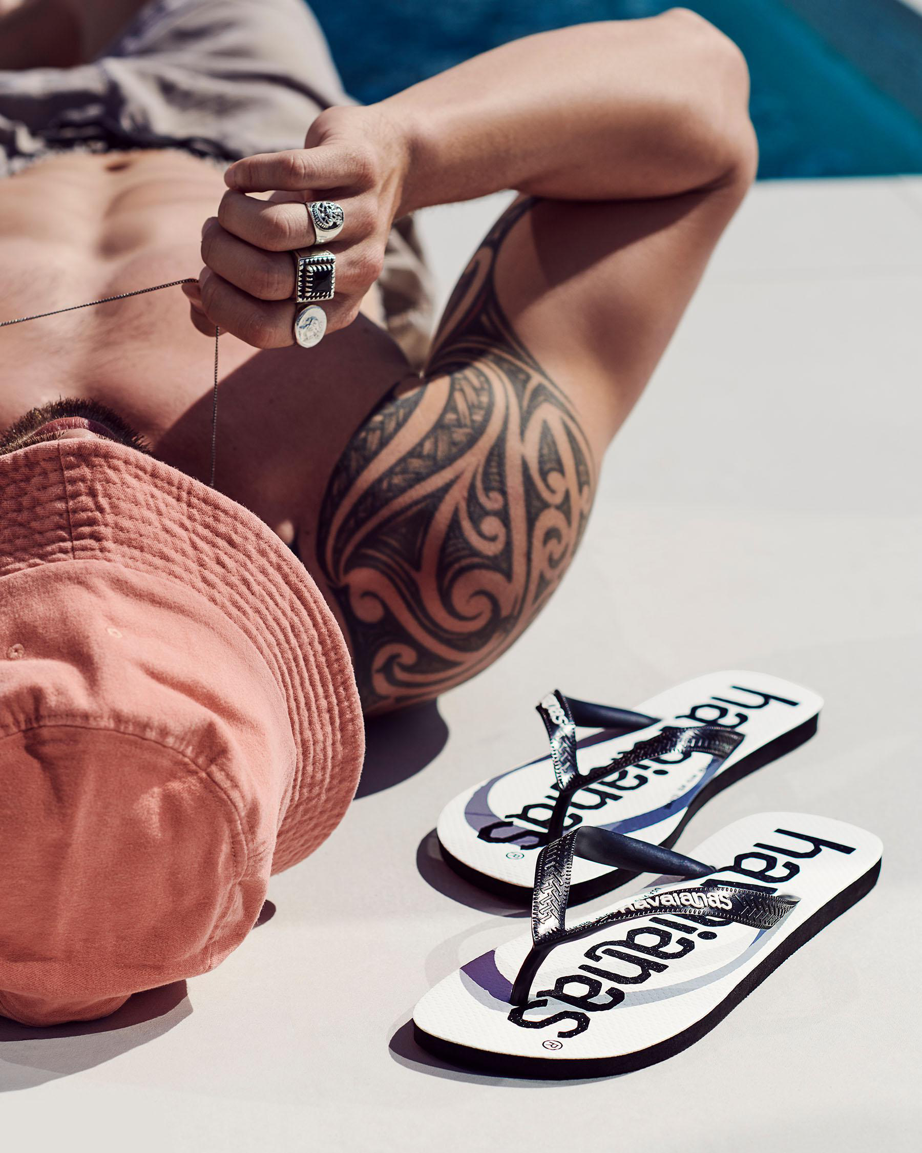 Top Logo Mania Thongs