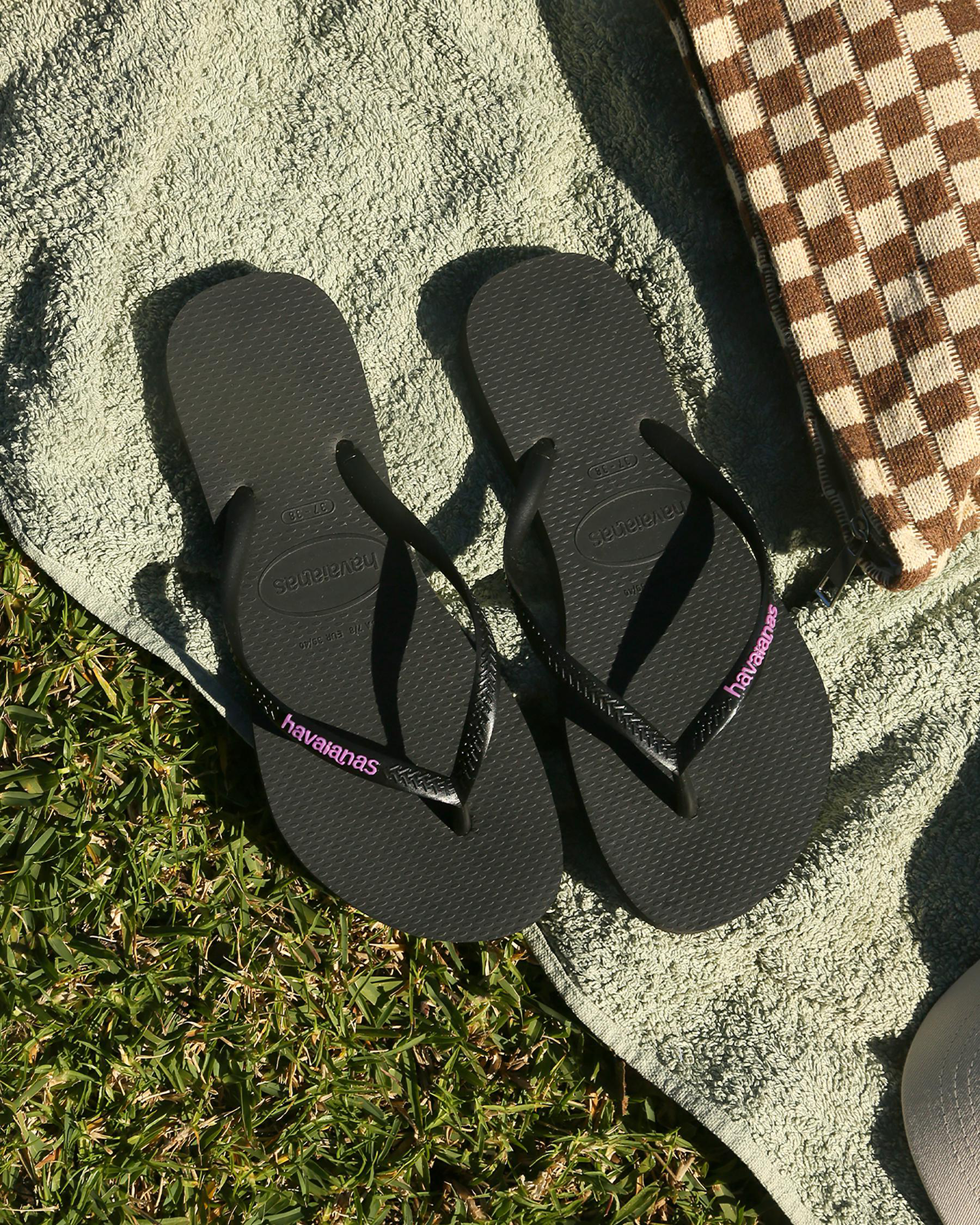 Slim Rubber Logo Thongs