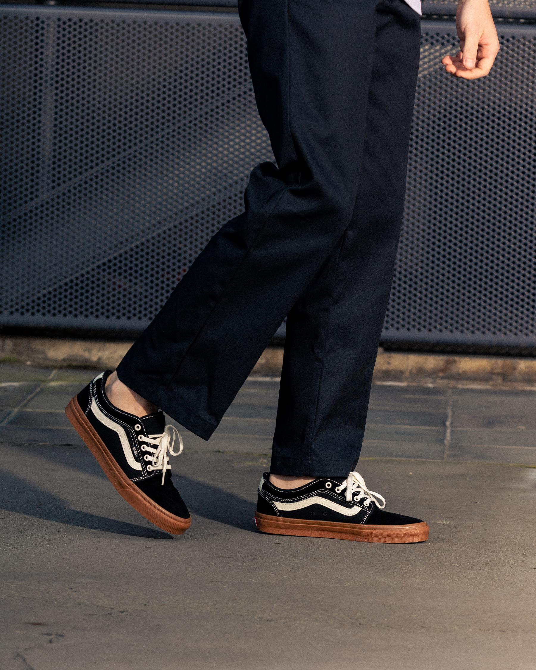 Chukka Low Sidestripe Shoes