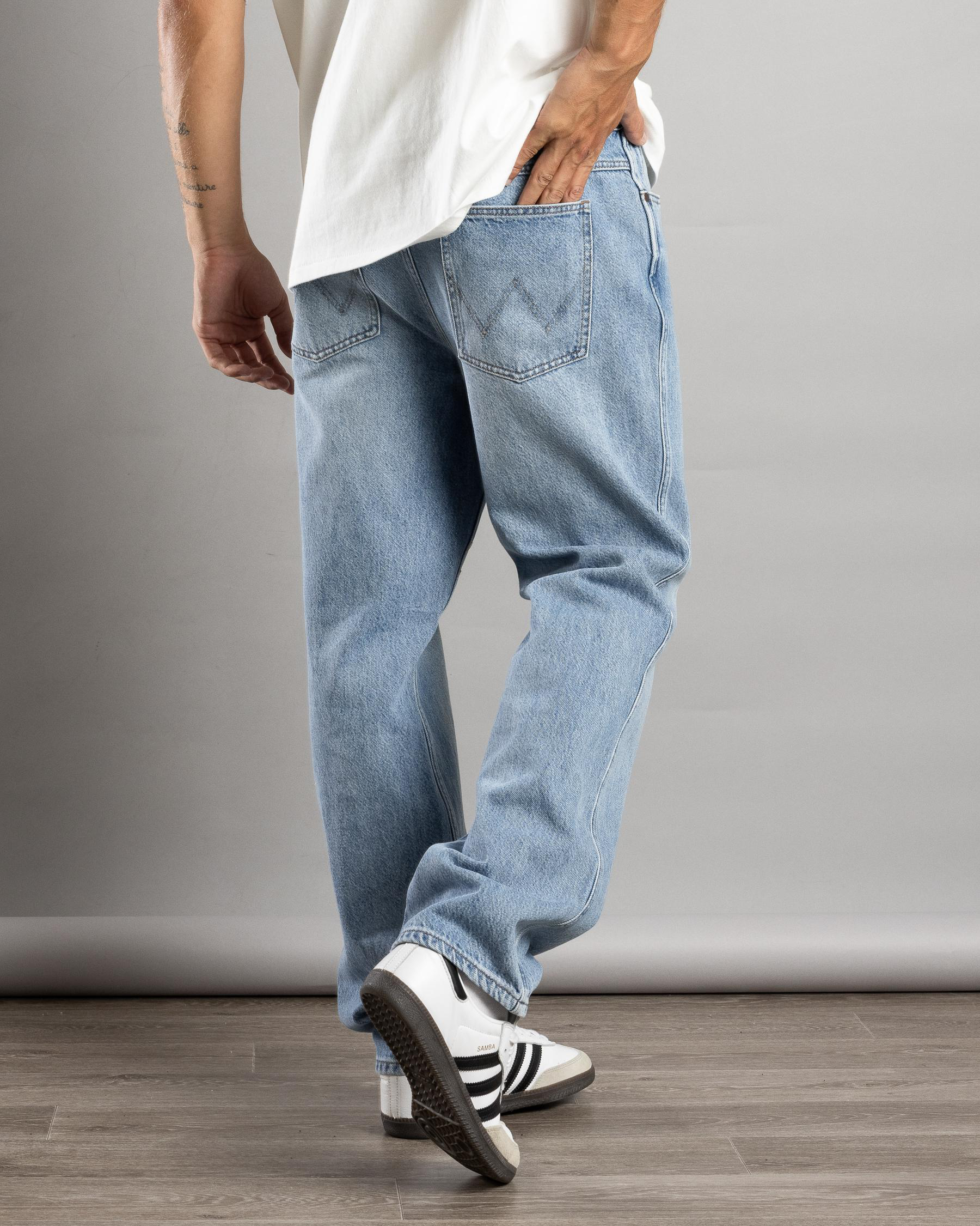 Easy Straight Jeans