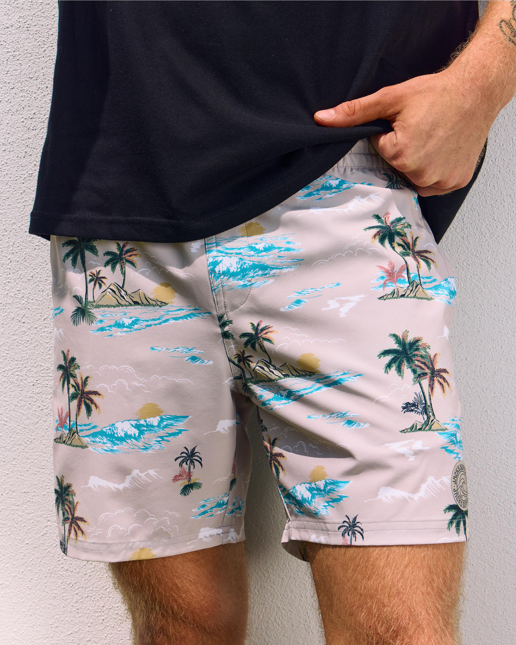 Palm Elastic Waist Shorts