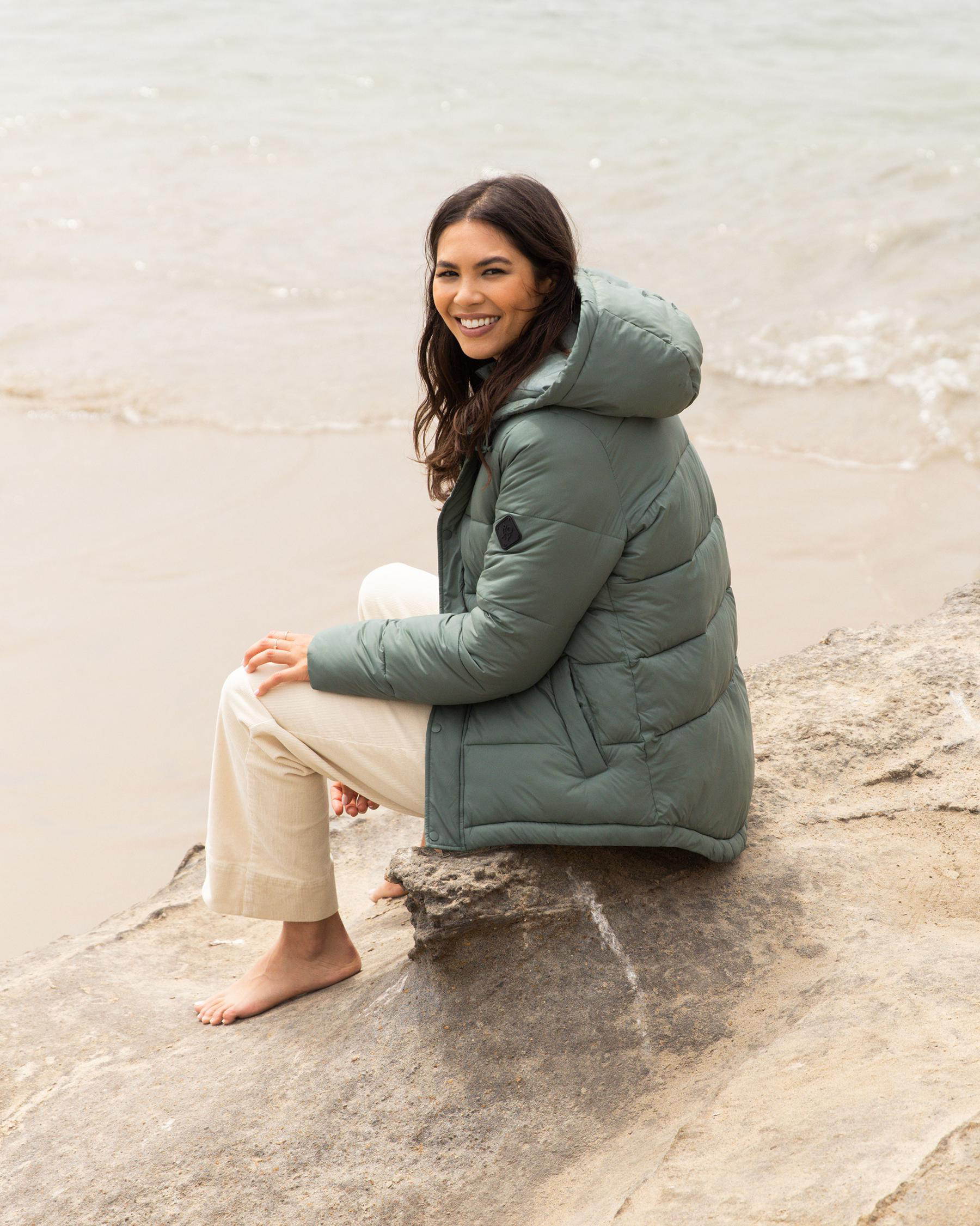 Oceanside Wanderer Hooded Puffer Jacket