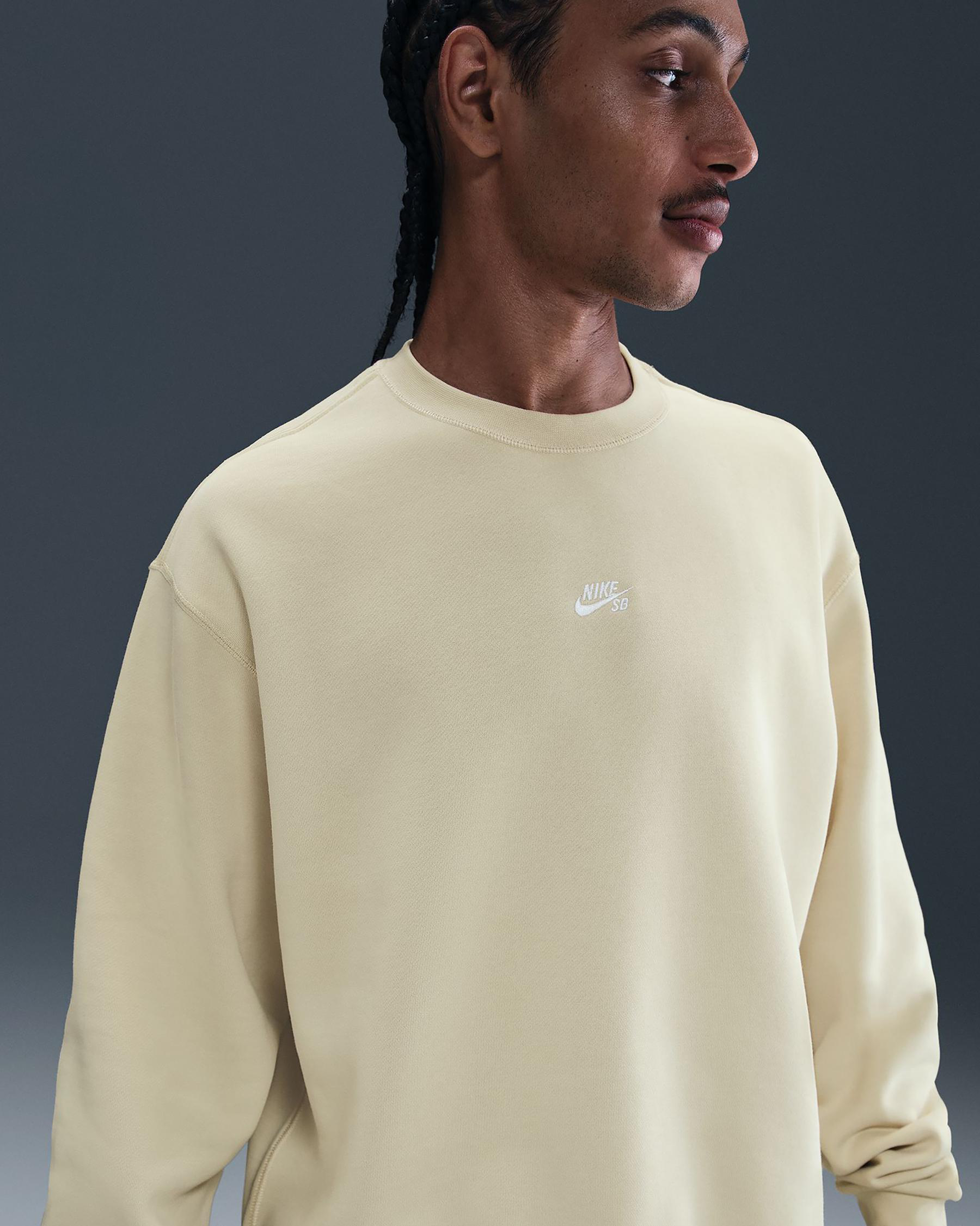 Essential Logo Crew Sweatshirt