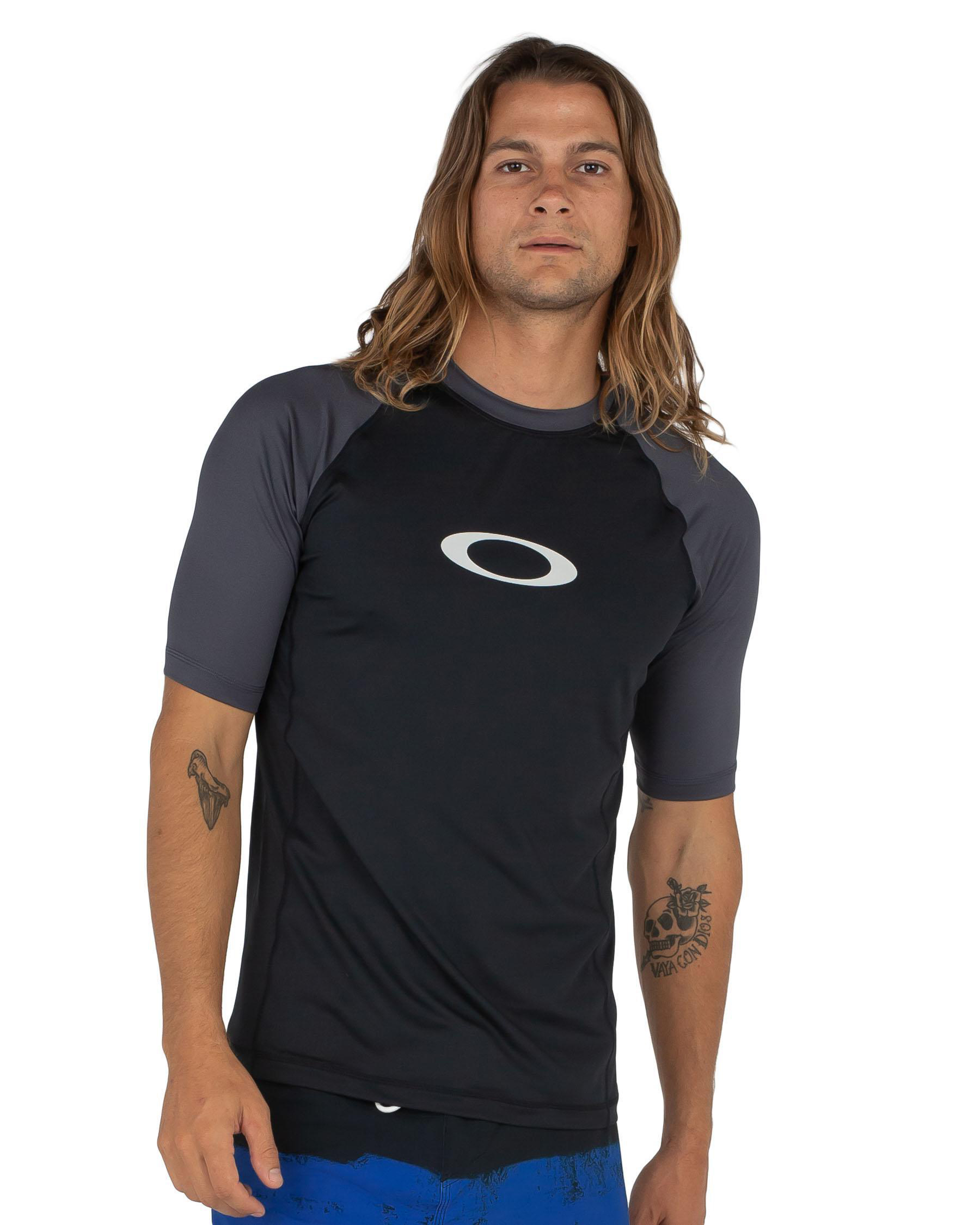 Shop Oakley Colour Block Short Sleeve Rash Vest In Uniform Grey Fast