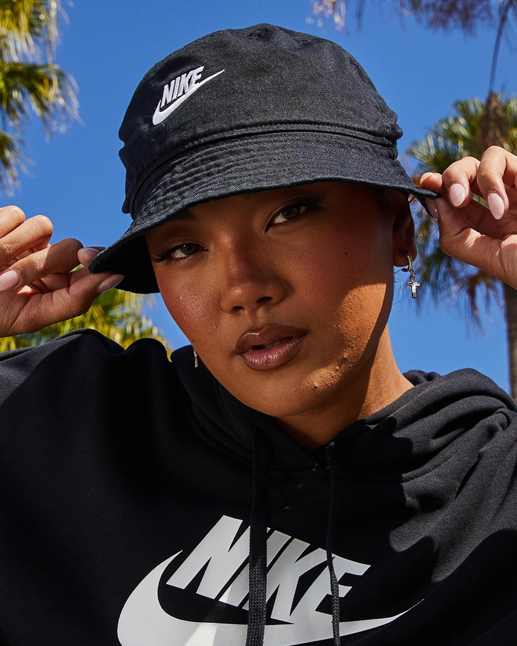 Shop Nike Apex Bucket Hat In Black/white - Fast Shipping & Easy Returns ...