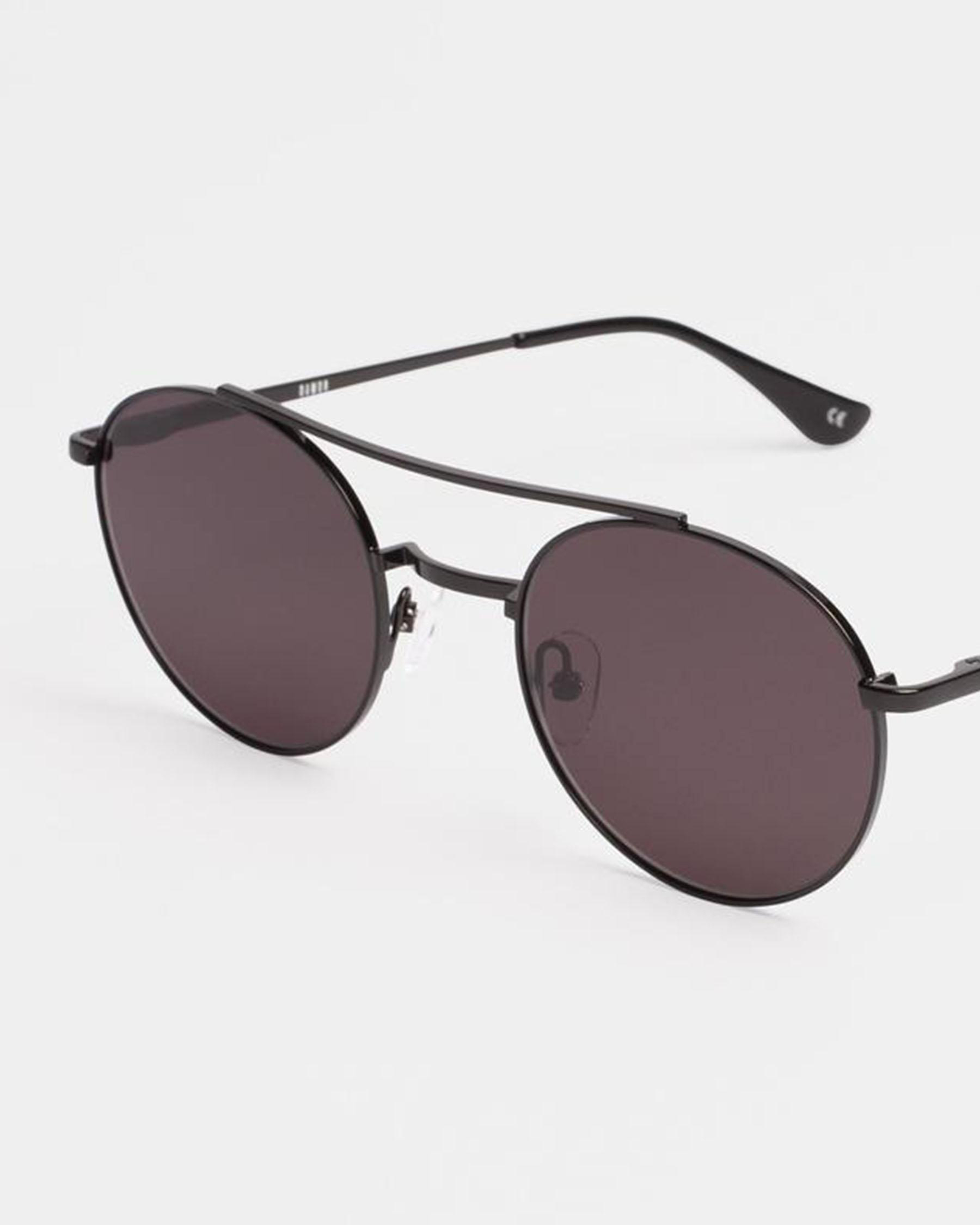 Shop Shevoke Damon Sunglasses In Jet Black/black - Fast  display picture 1