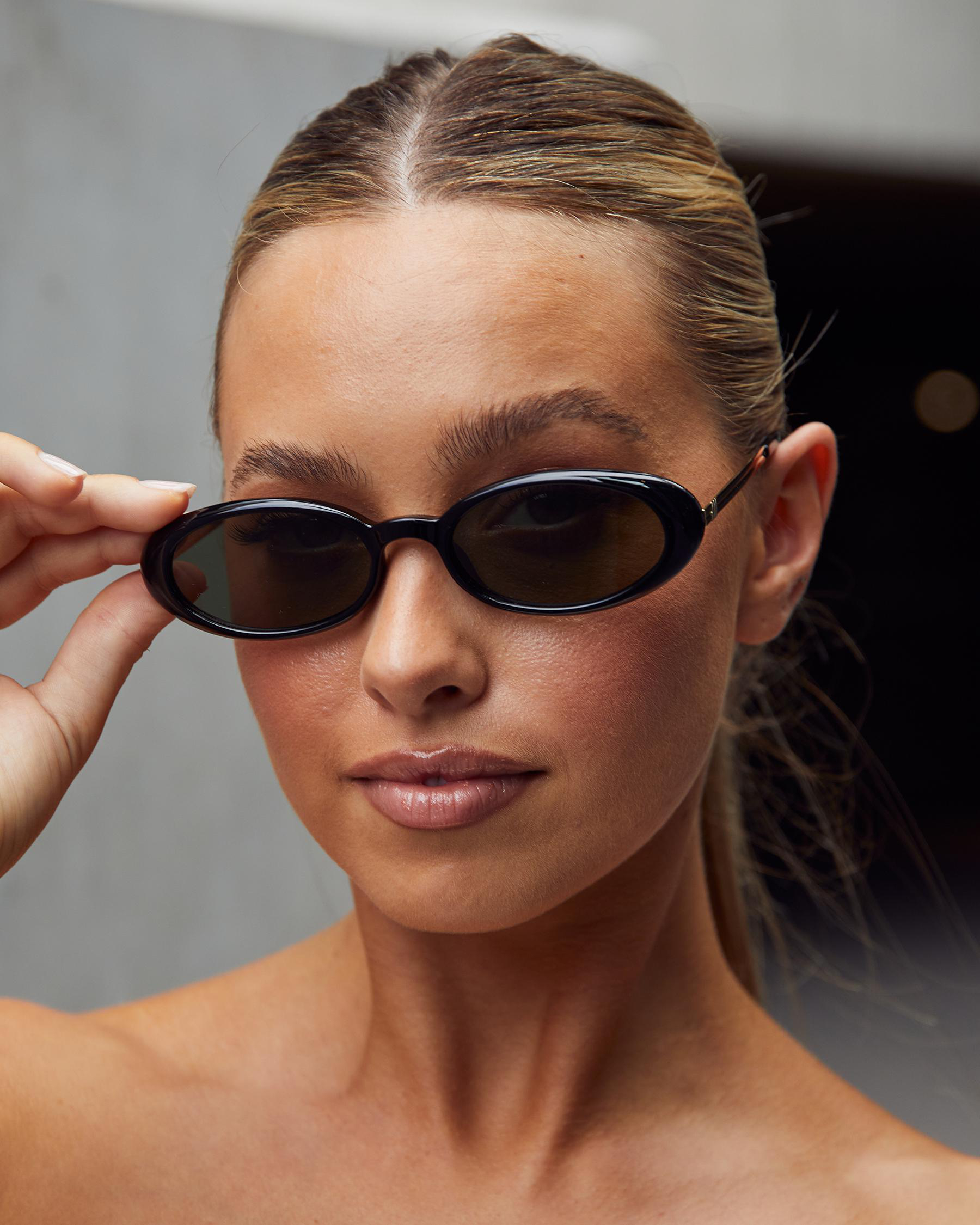 Le Specs Magnifique Sunglasses In Black/green Mono City Beach Australia