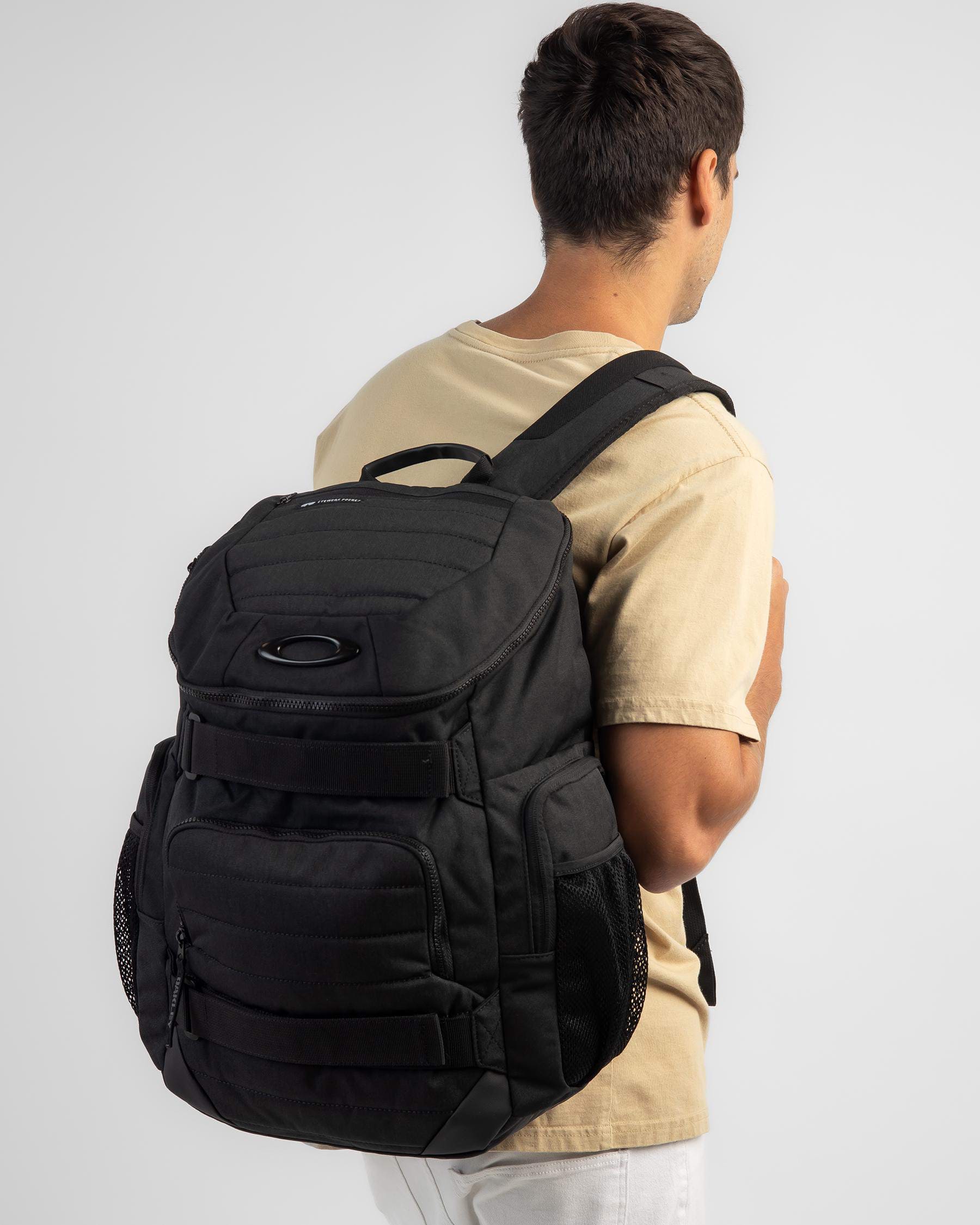 Oakley Enduro 2.0 Big Backpack In Blackout - Fast Shipping & Easy ...