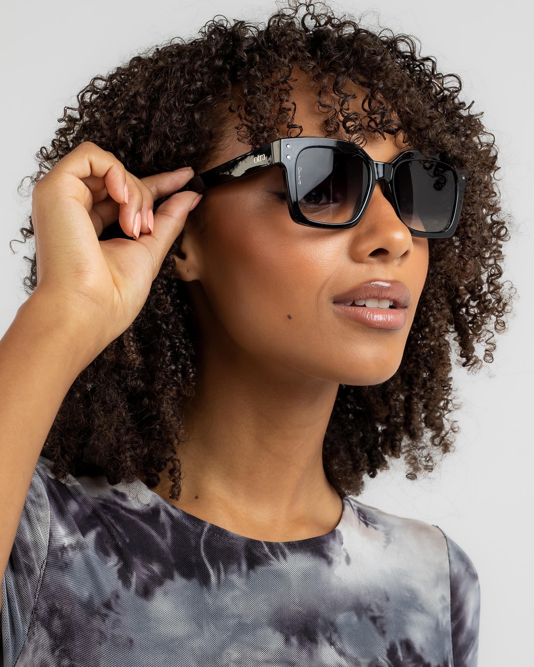 Shop Otra Eyewear Ora Sunglasses In Shiny Black Fast Shipping & Easy