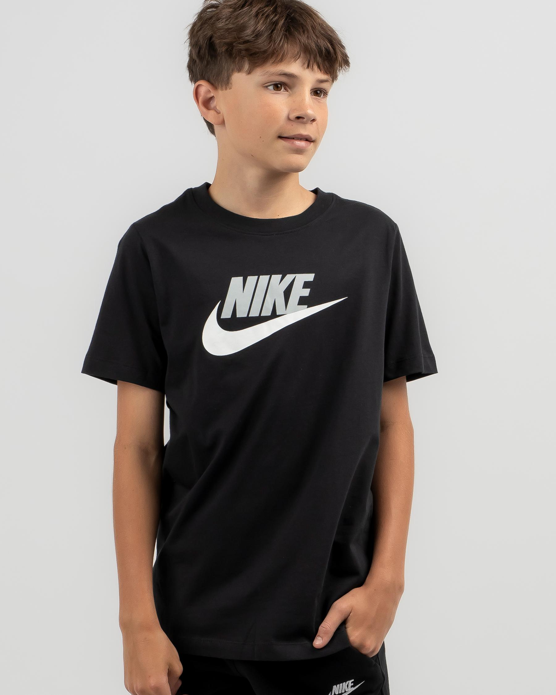 Shop Nike Boys' NSW Futura Icon T-Shirt In Black/lt Smoke Grey - Fast ...