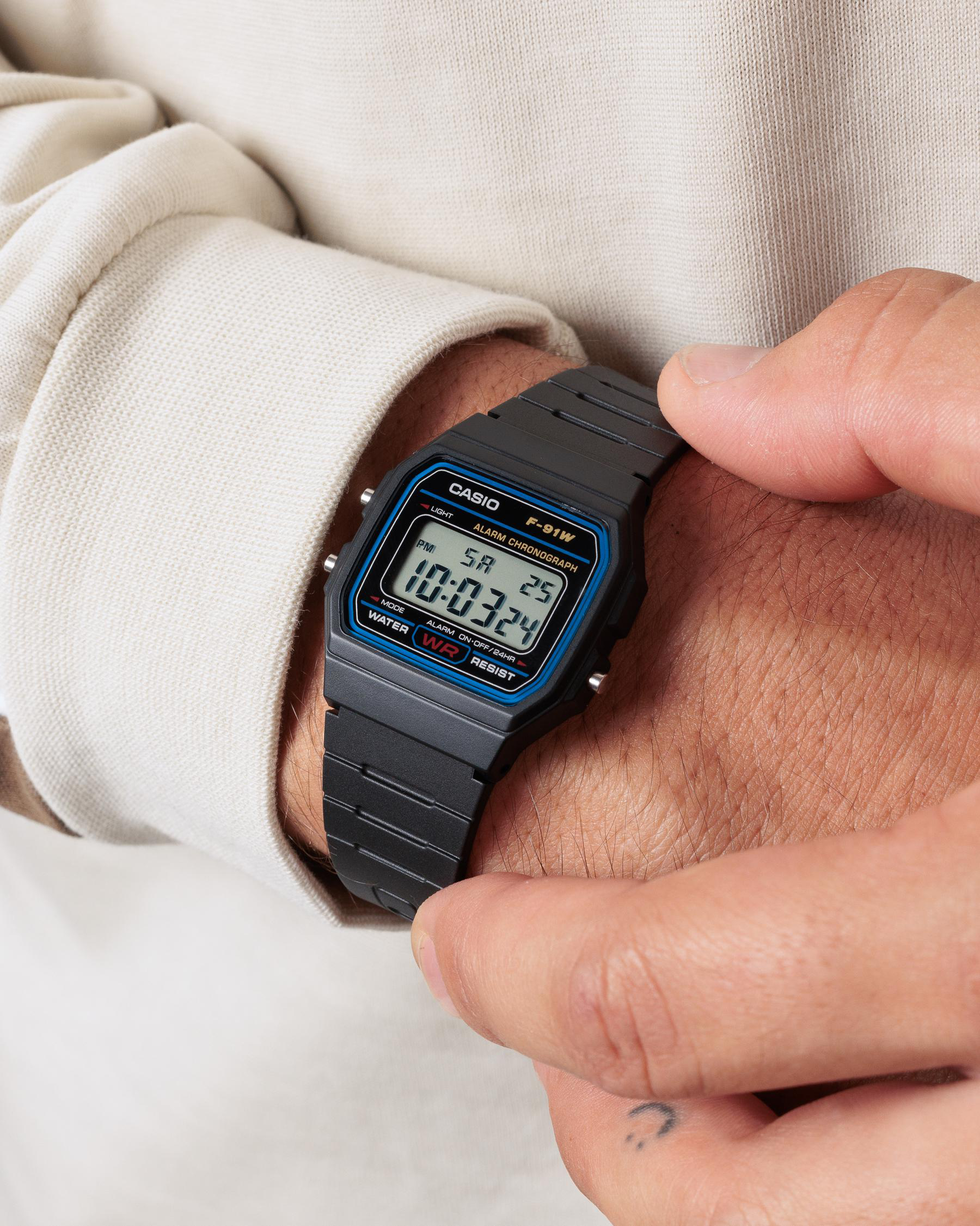 Casio F91W-1 Basic Vintage Watch In Black | City Beach Australia