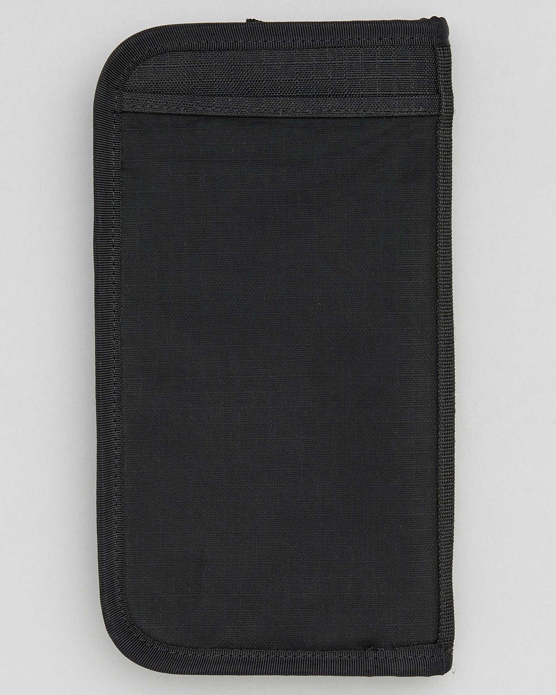 Shop Dakine Travel Sleeve In Black Fast Shipping & Easy Returns
