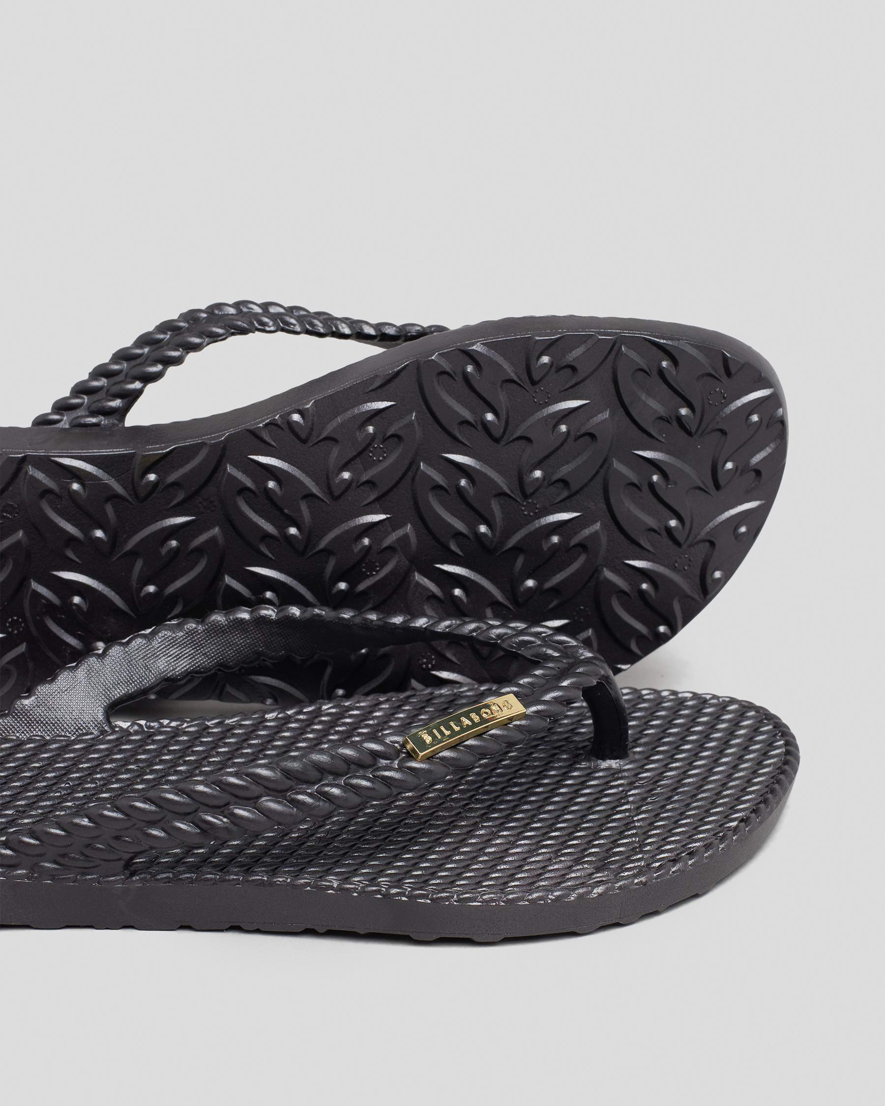 Kick Back Metallic Thongs