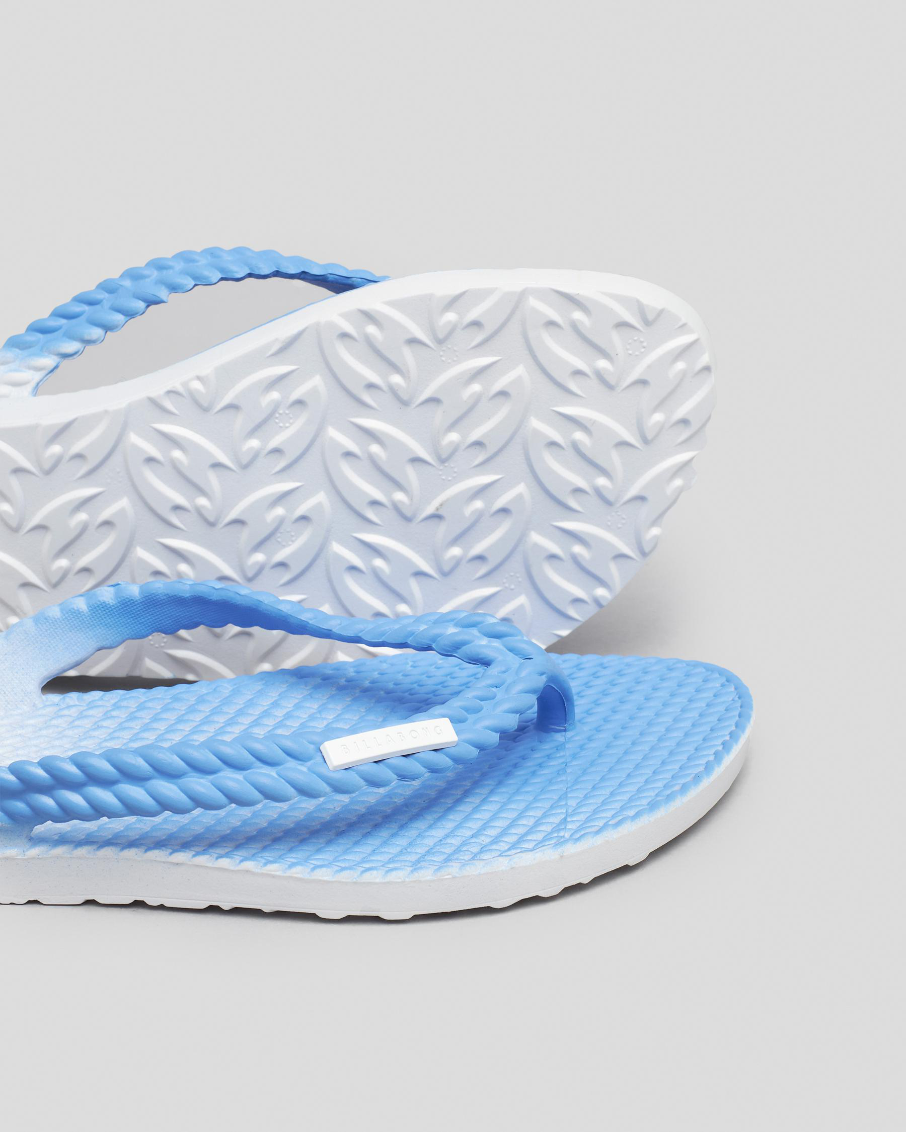 Kick Back Dip Dye Thongs