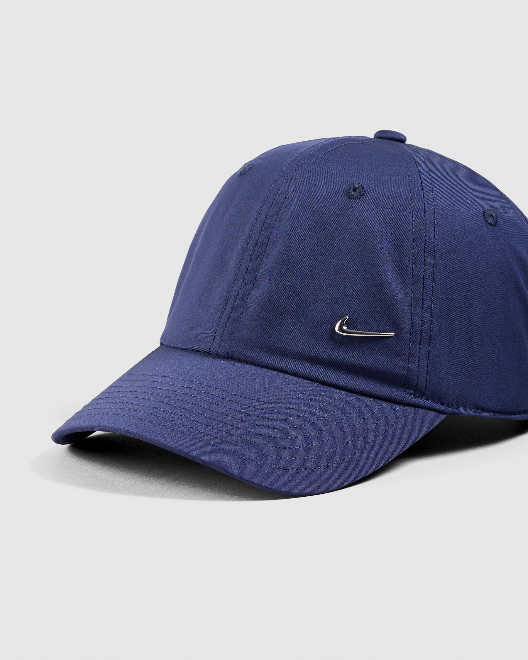 Swoosh Metallic Cap