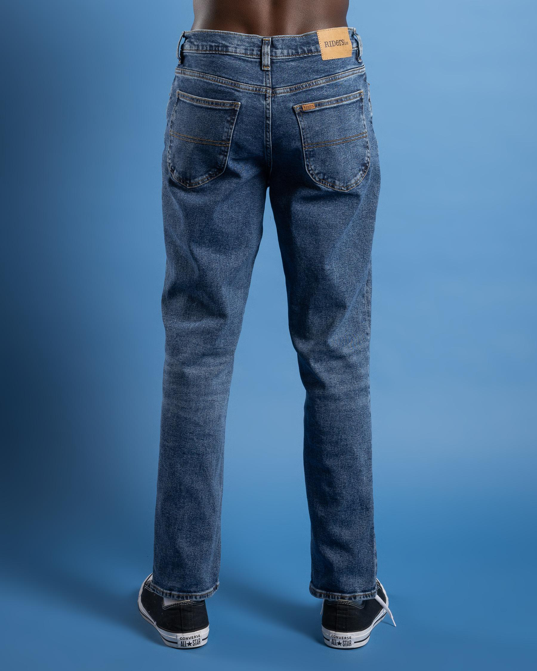 R4 Comfort Straight Jeans