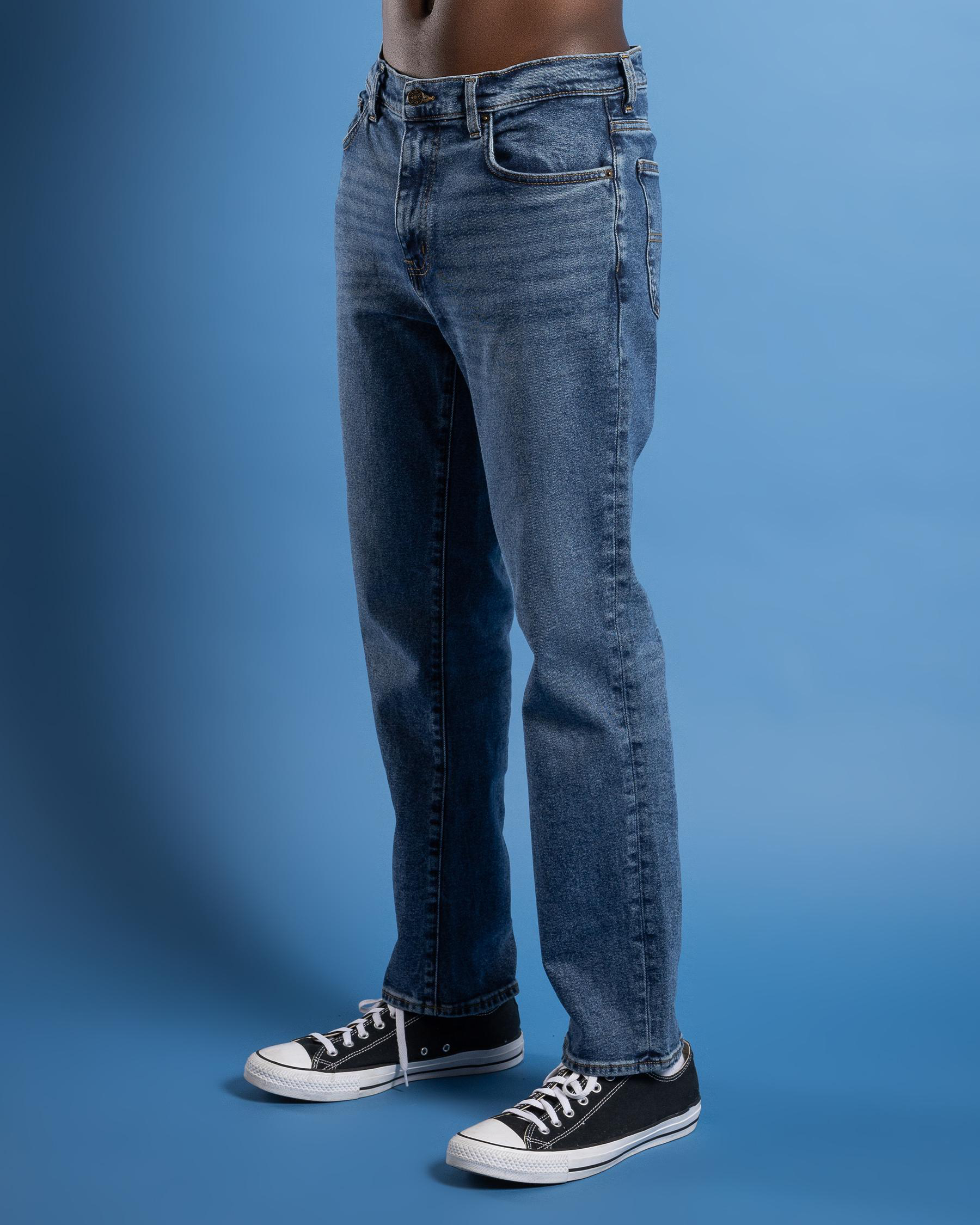 R4 Comfort Straight Jeans