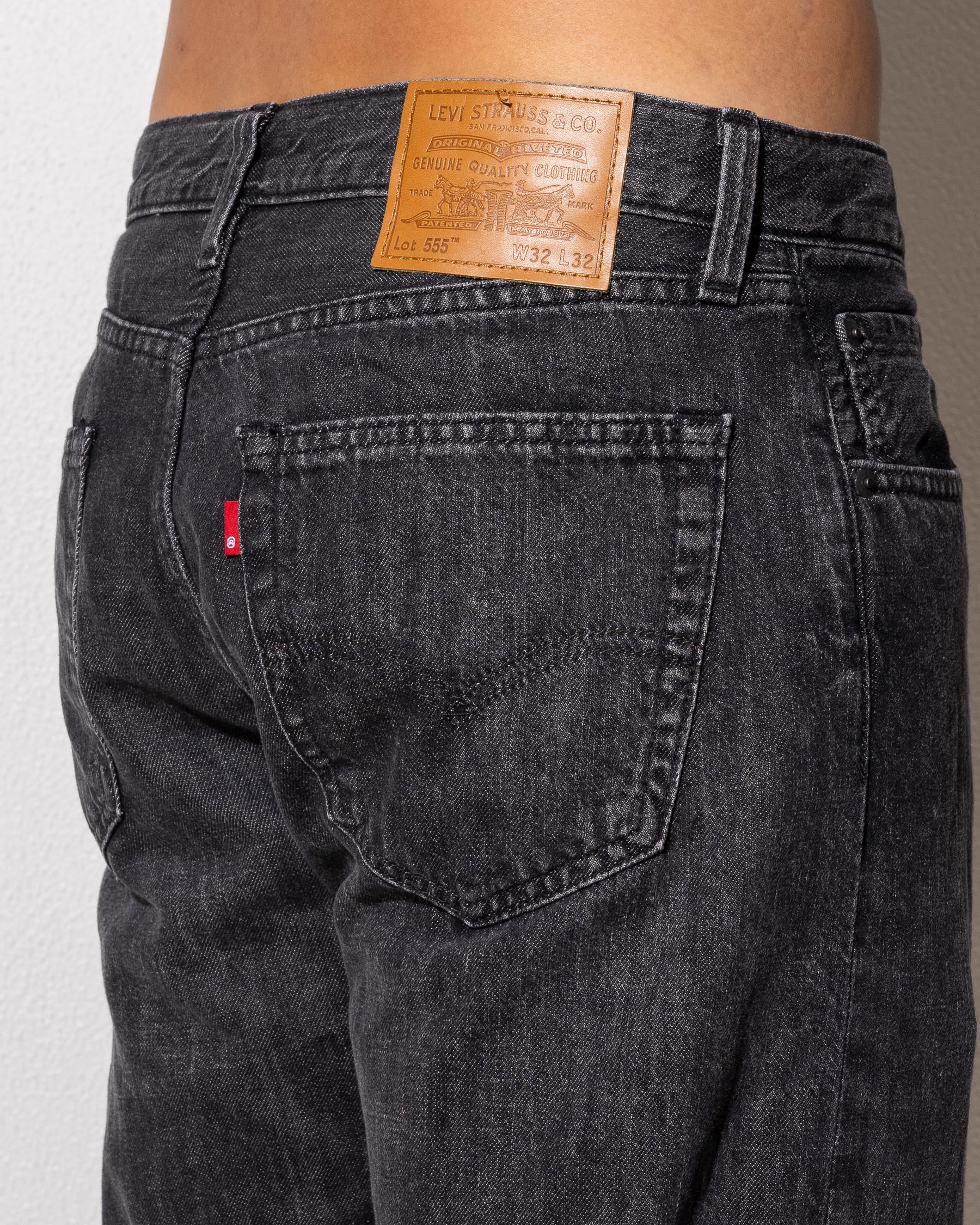 555 Relaxed Straight Jeans