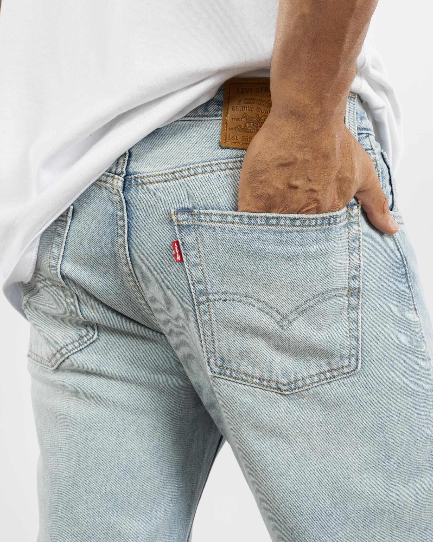 555 Relaxed Straight Jeans