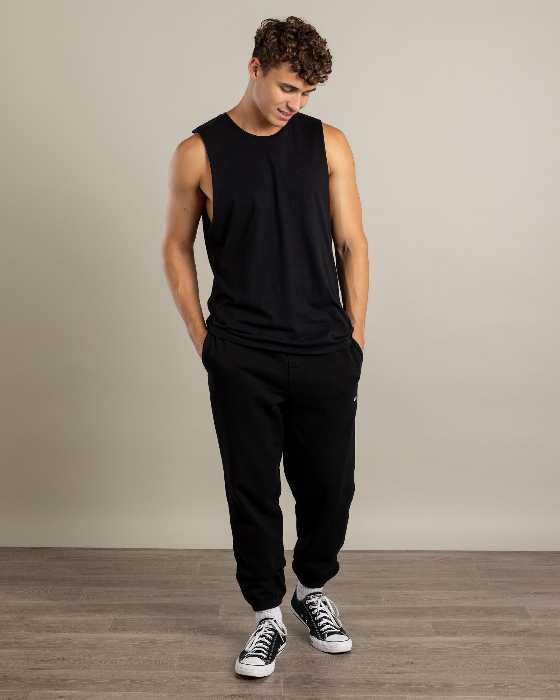 VA Essential Sweatpants