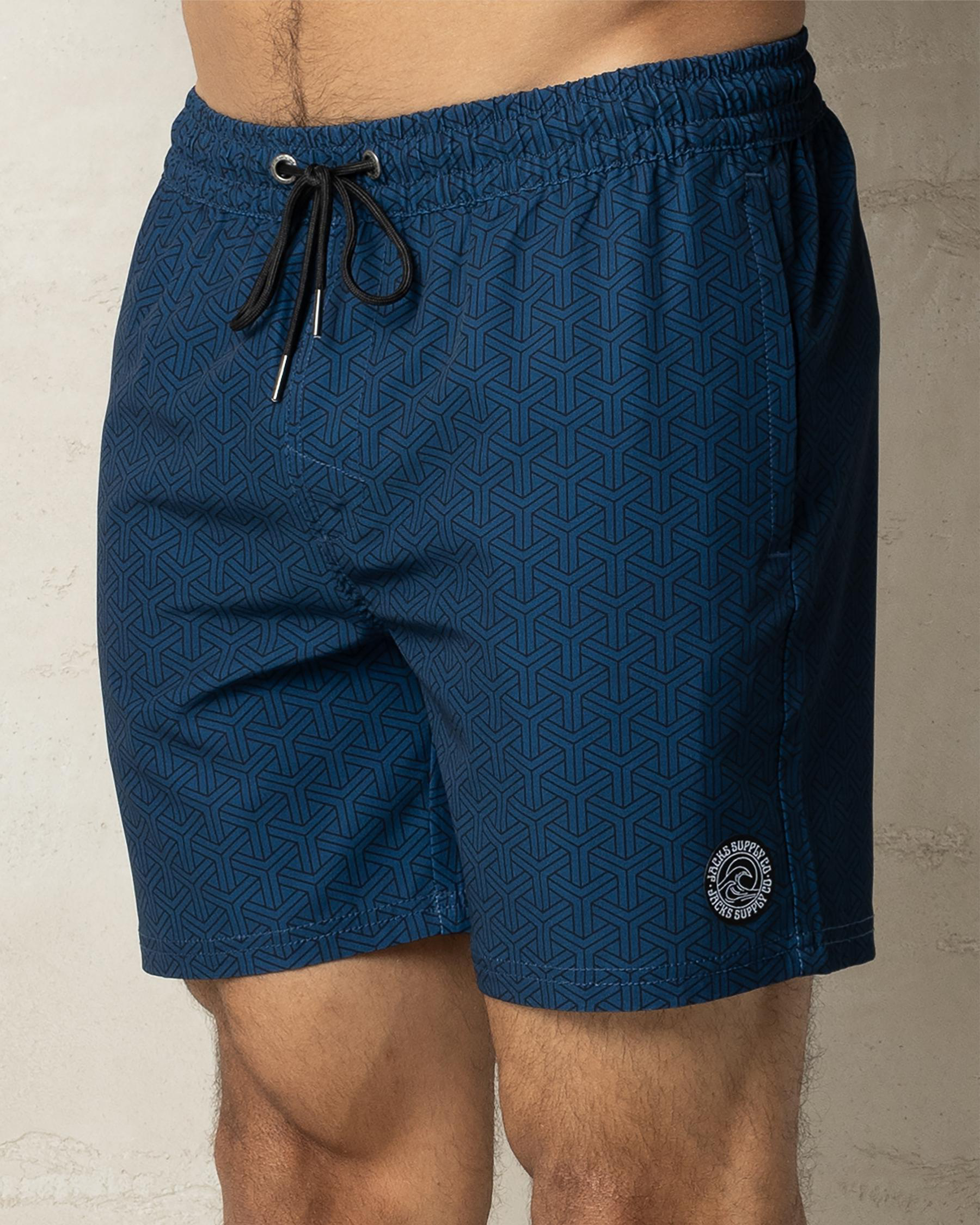 Dimentional Elastic Waist Shorts