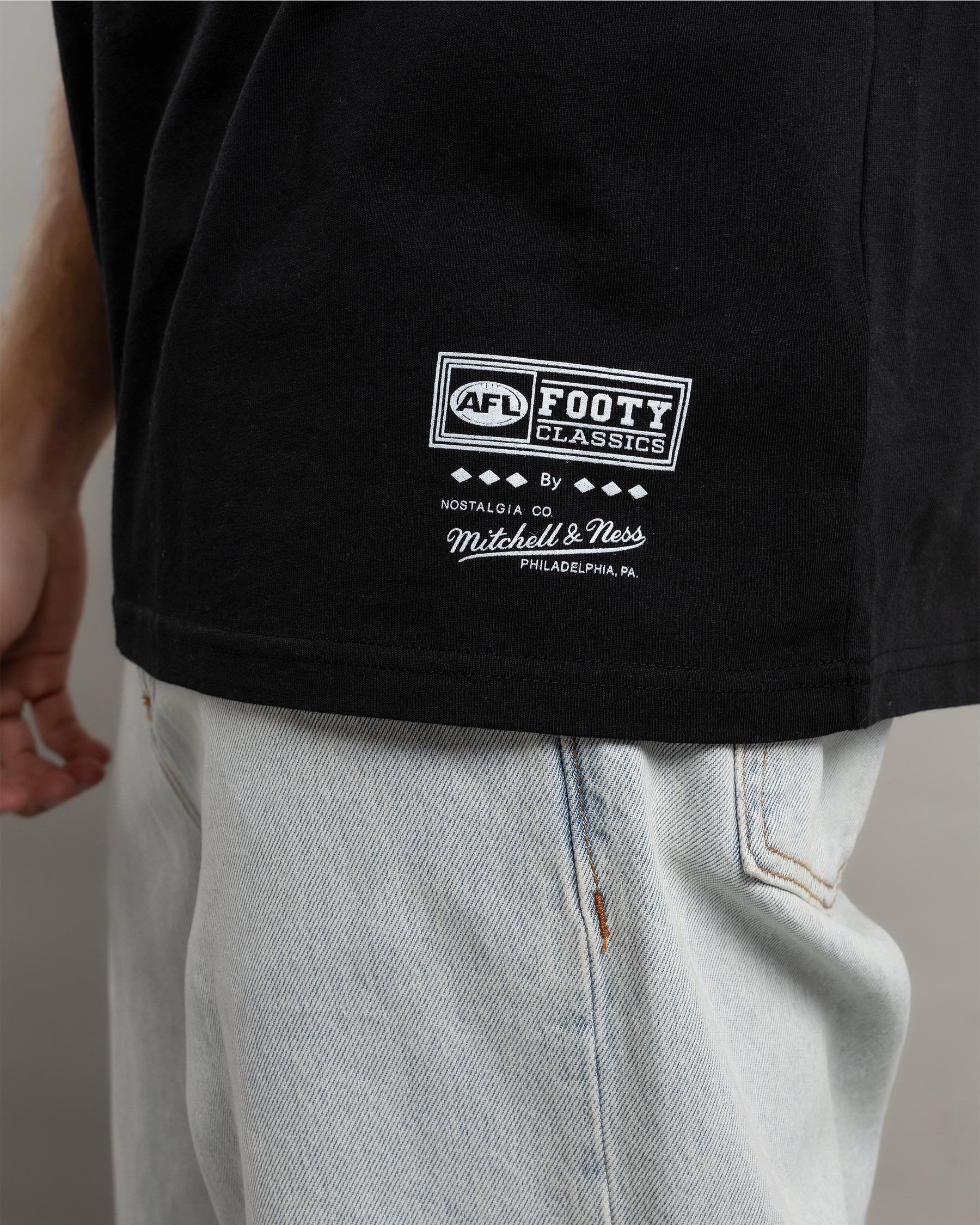 Collingwood Magpies AFL Exploding Ball T-Shirt