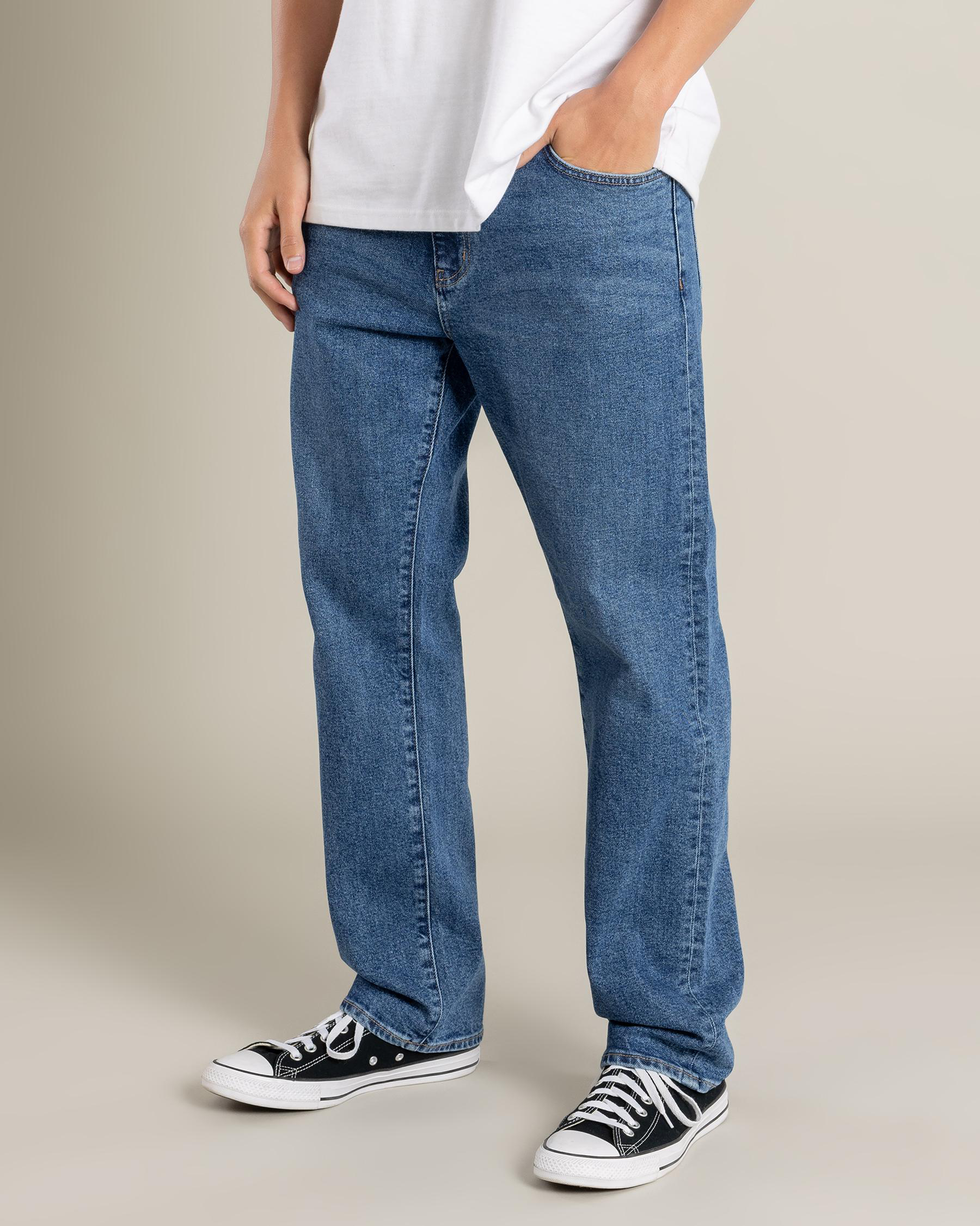 R4 Comfort Straight Jeans