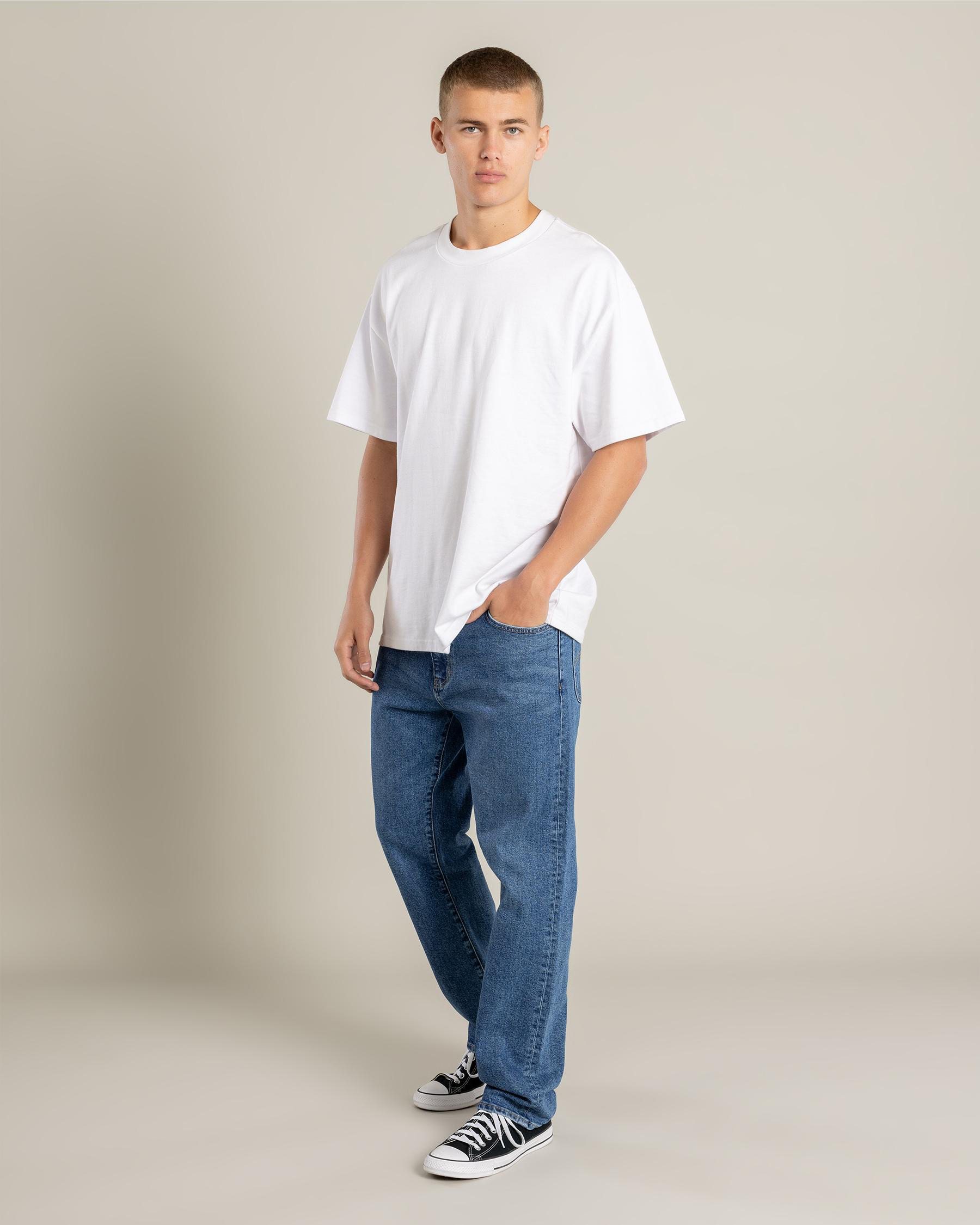 R4 Comfort Straight Jeans