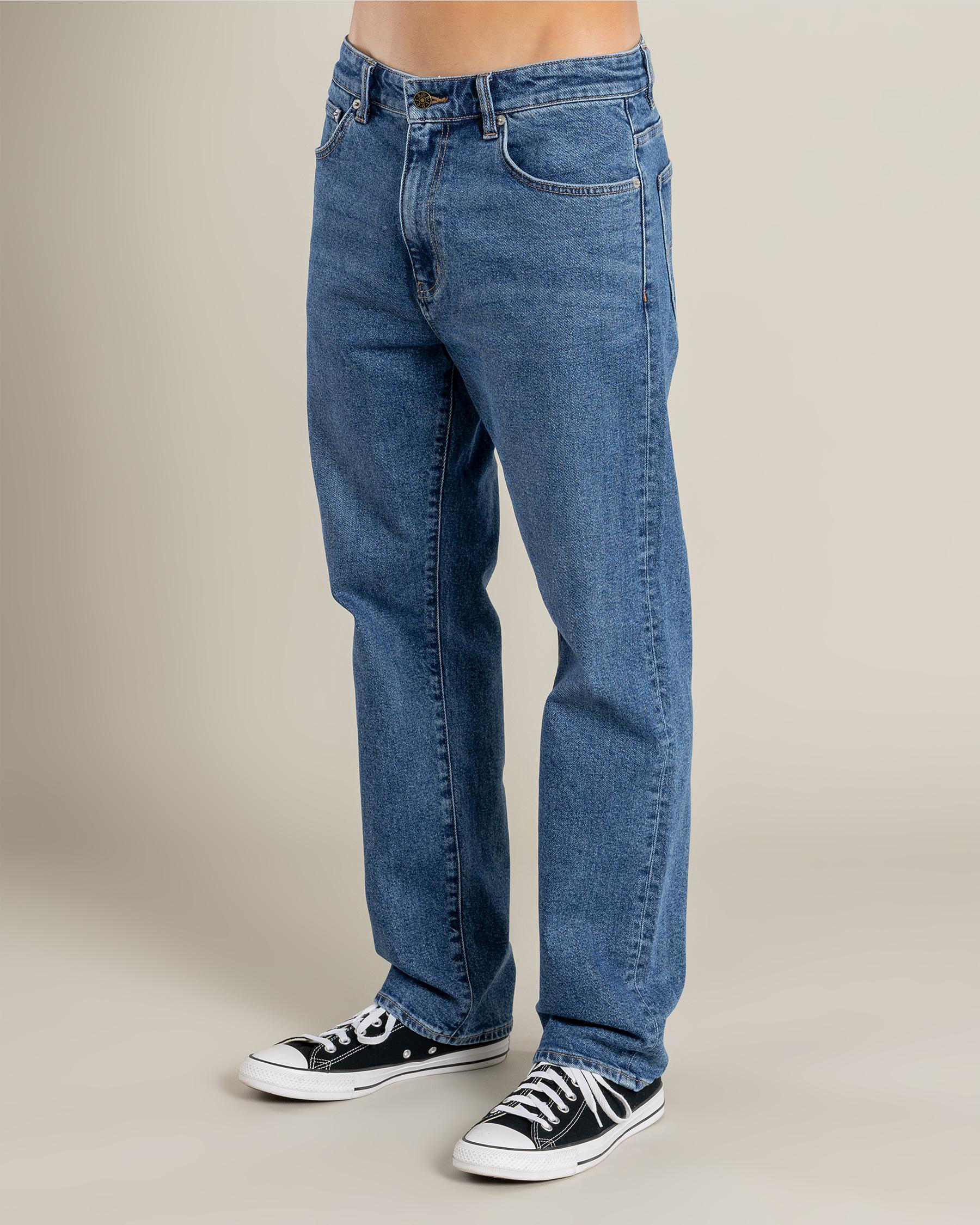 R4 Comfort Straight Jeans