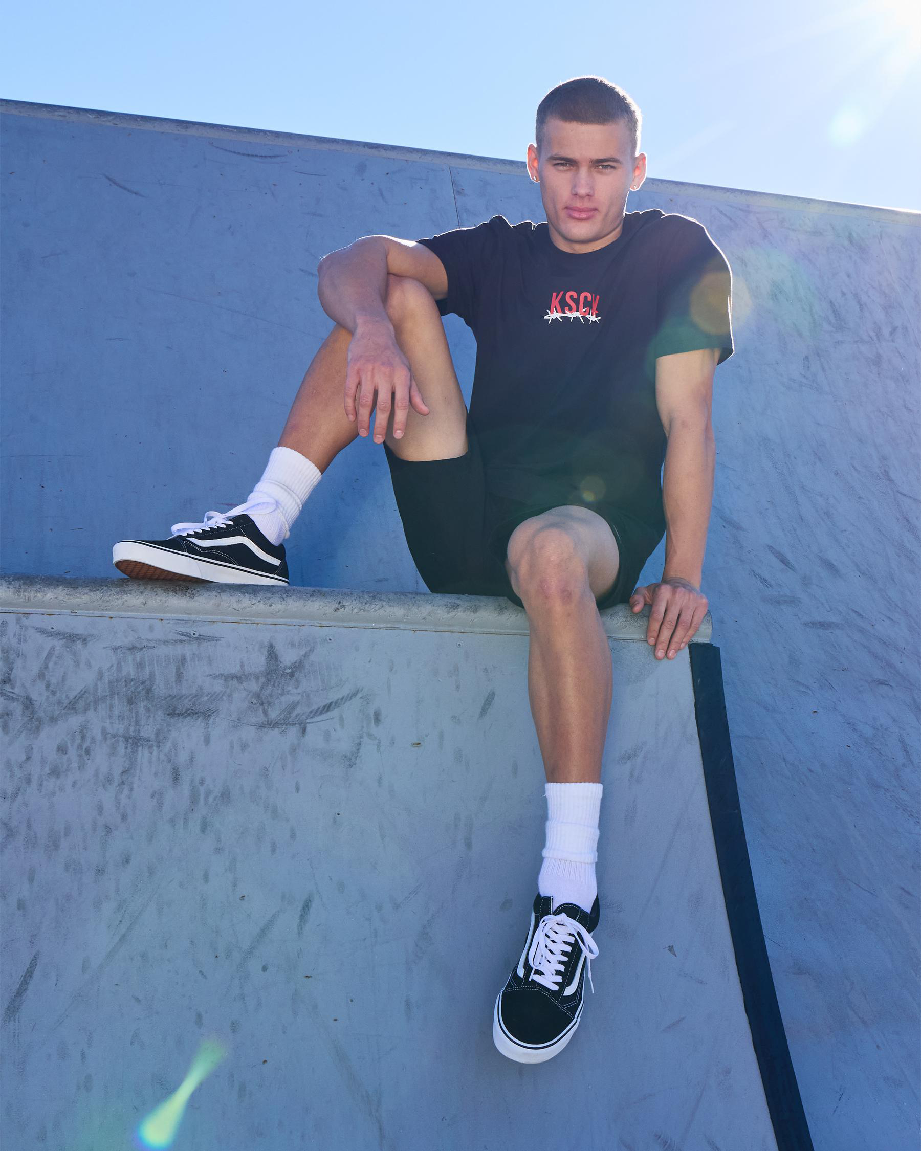 Diluted Dual Curve T-Shirt