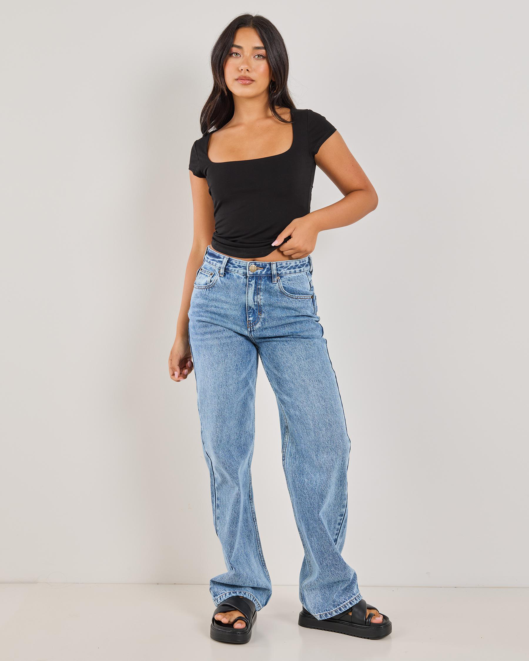 Basic Milly Square Neck Tee