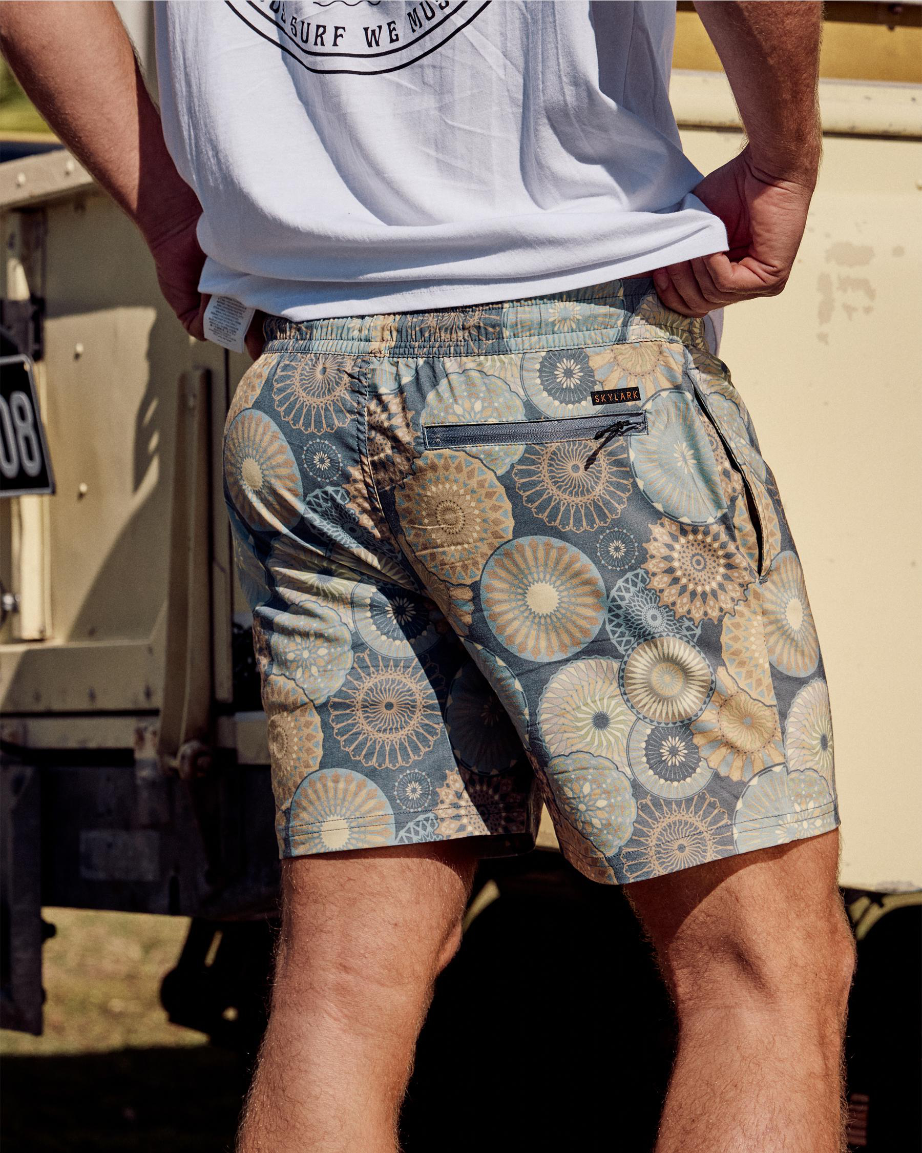 Radial Elastic Waist Shorts