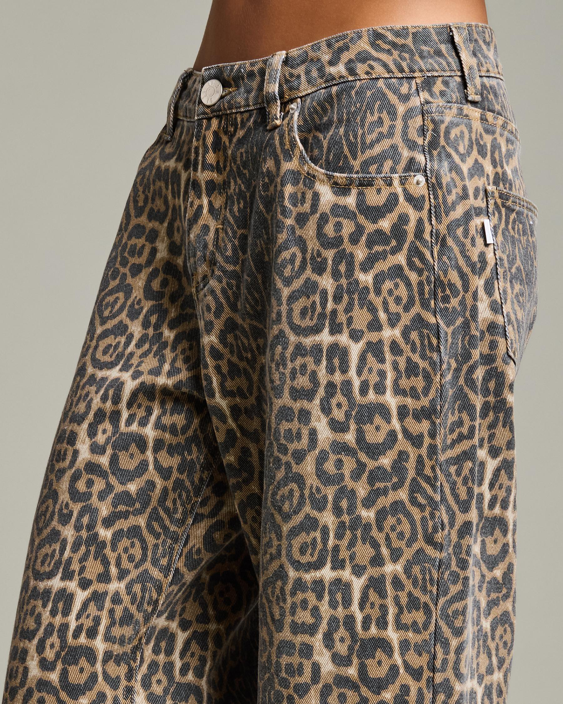 Icon Leo Straight Leg Jeans