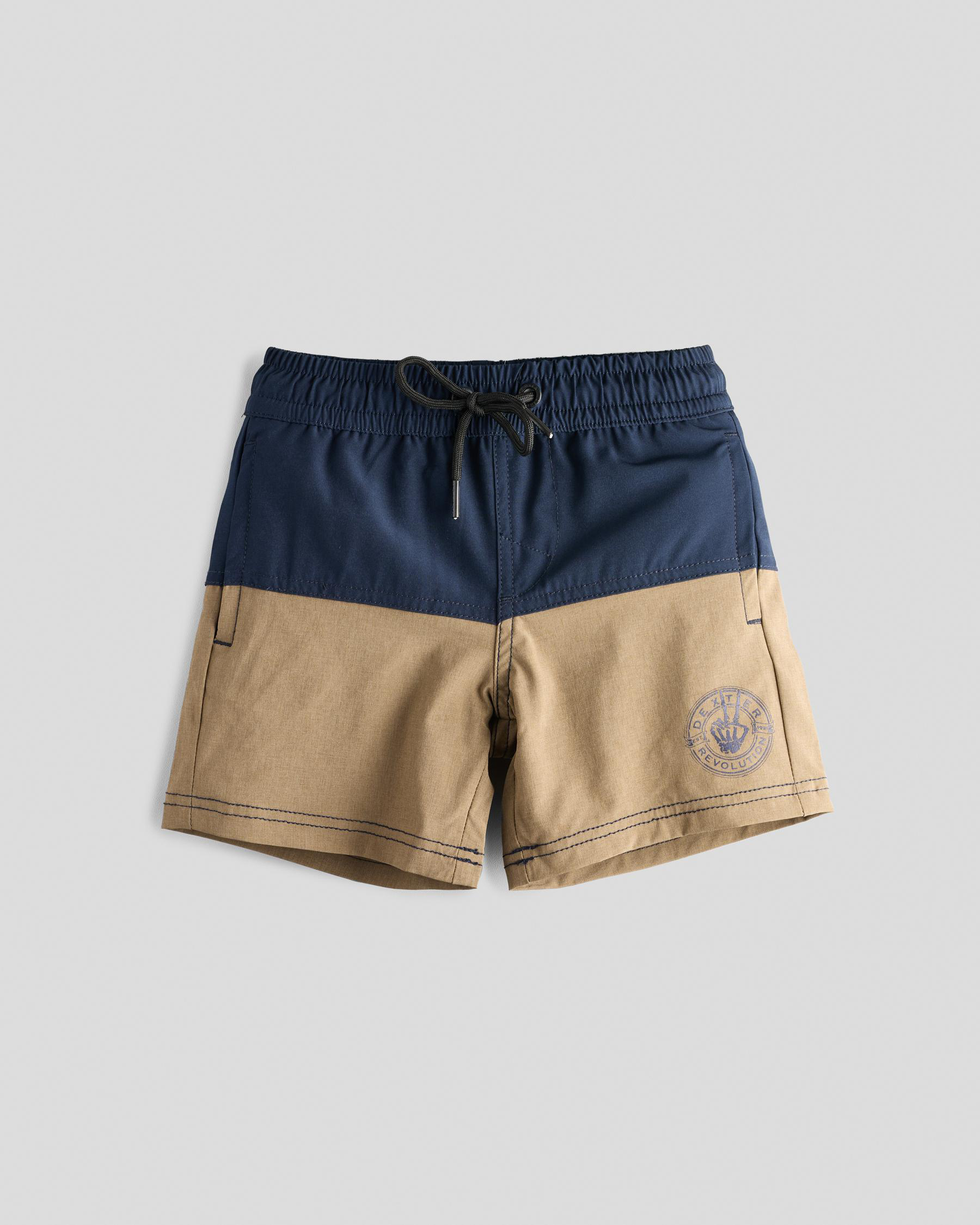 Fissure Elastic Waist Shorts