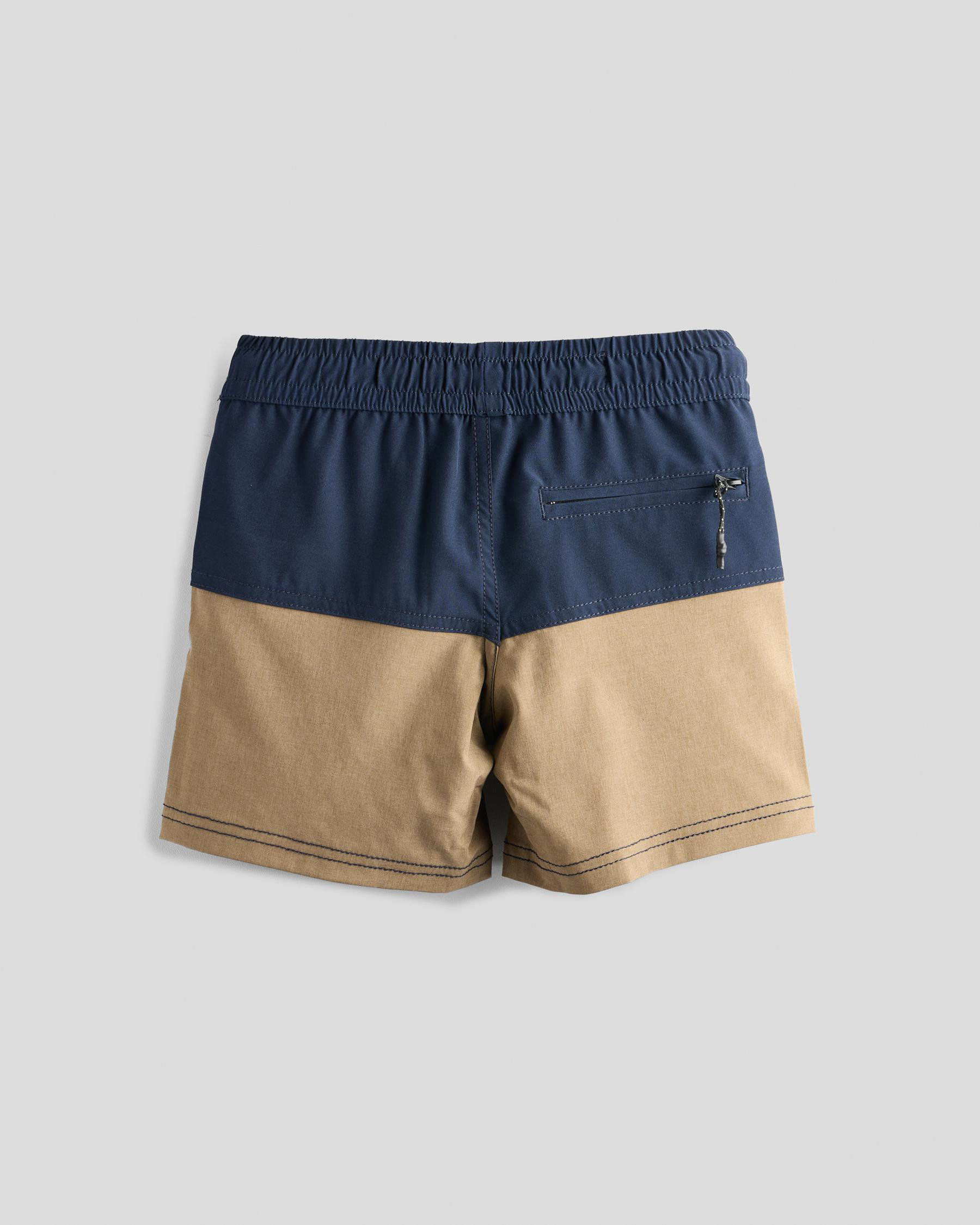 Fissure Elastic Waist Shorts