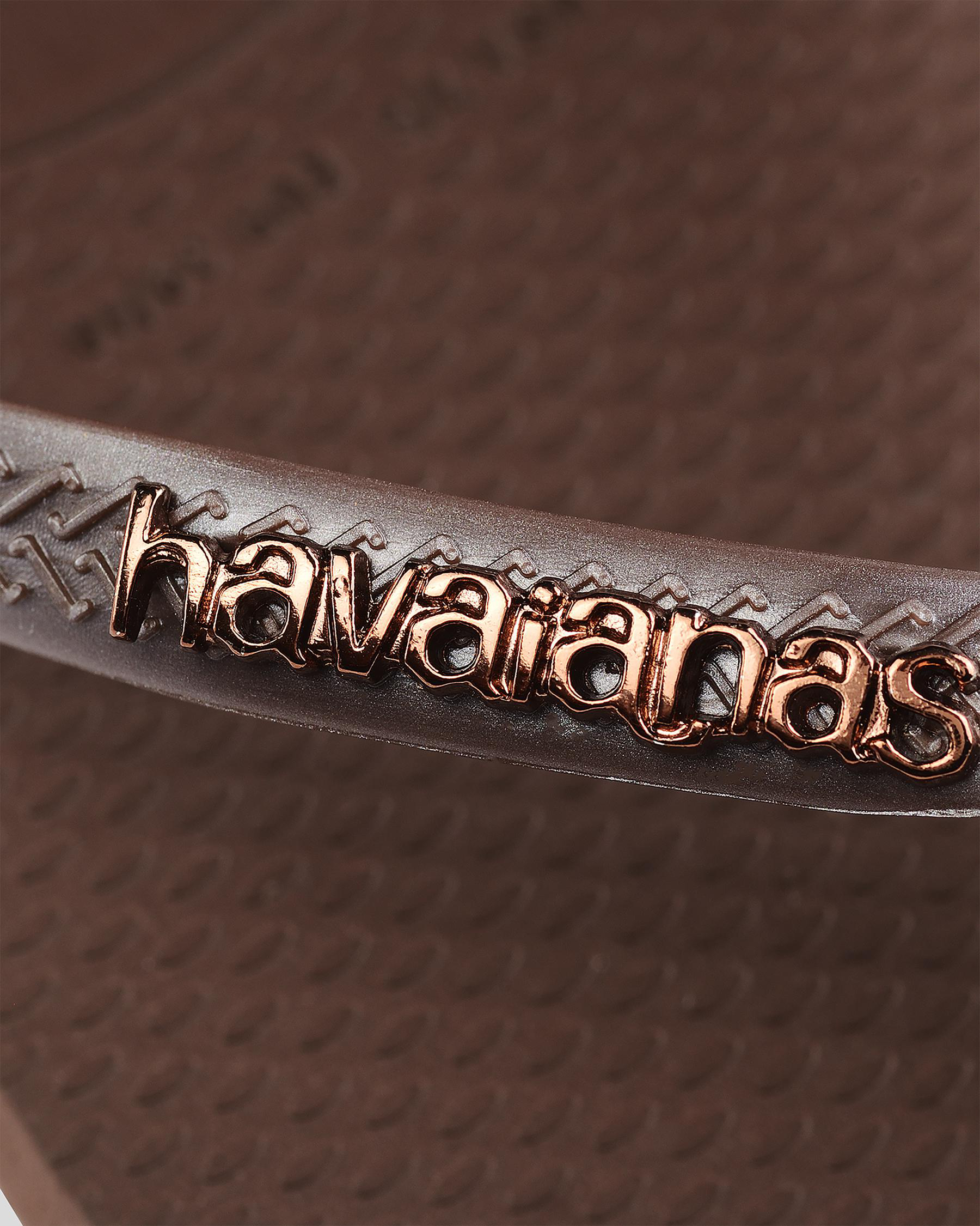 Slim Metal Logo Thongs