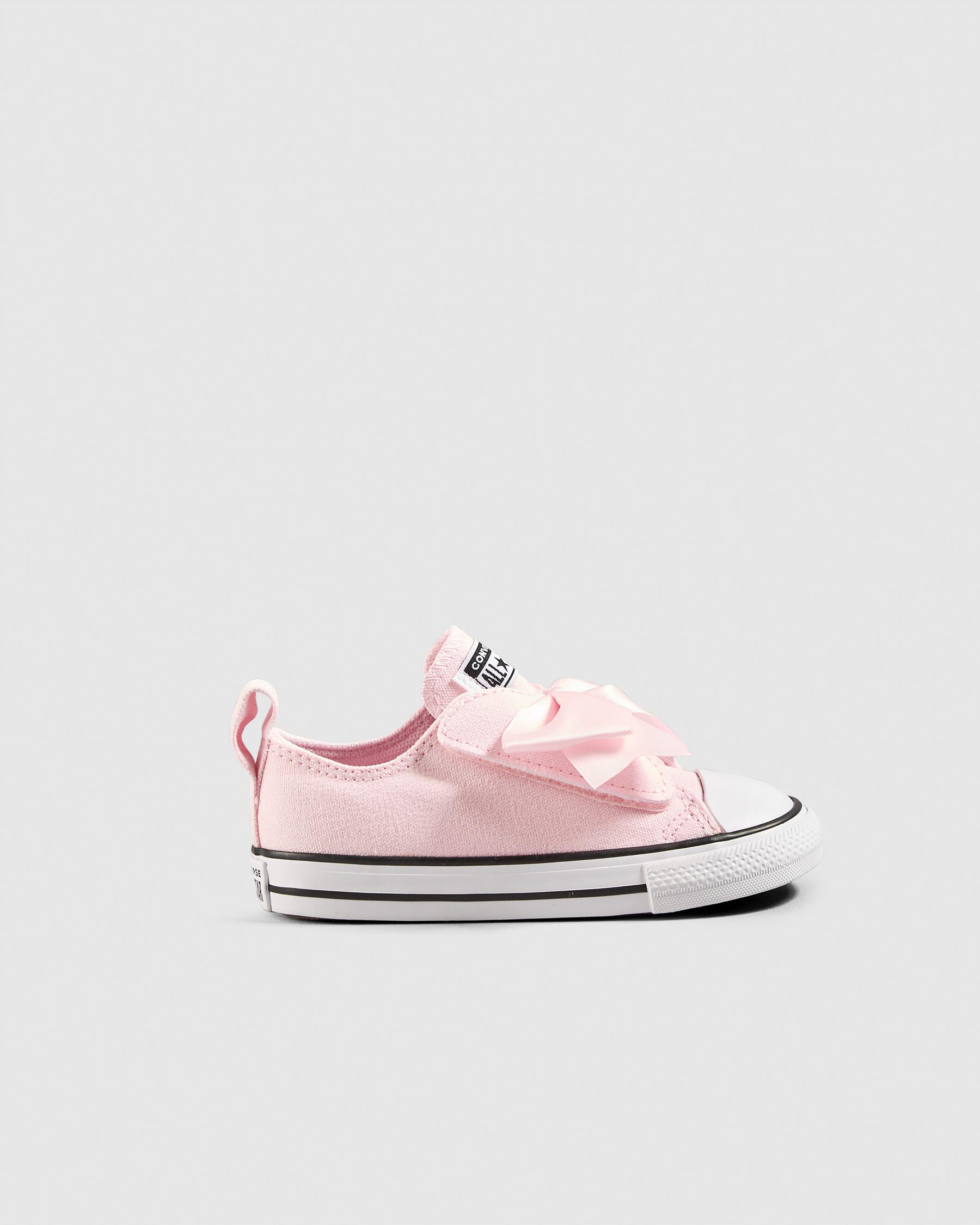 Chuck Taylor All Star Bows Easy On Shoes