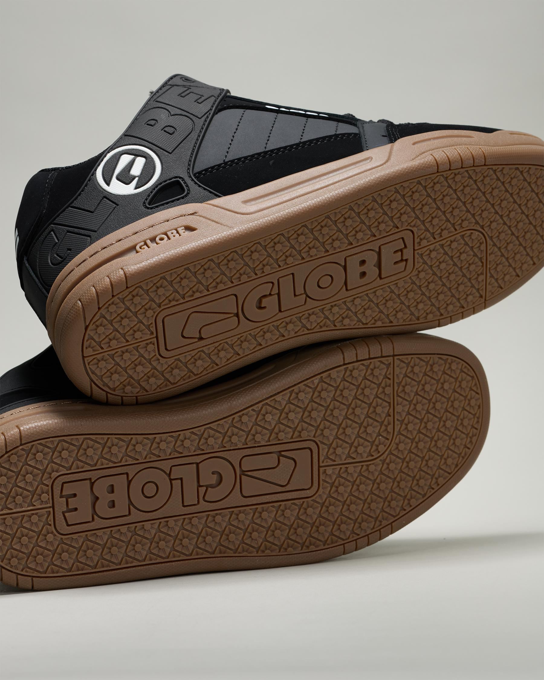 Globe Tilt Shoes