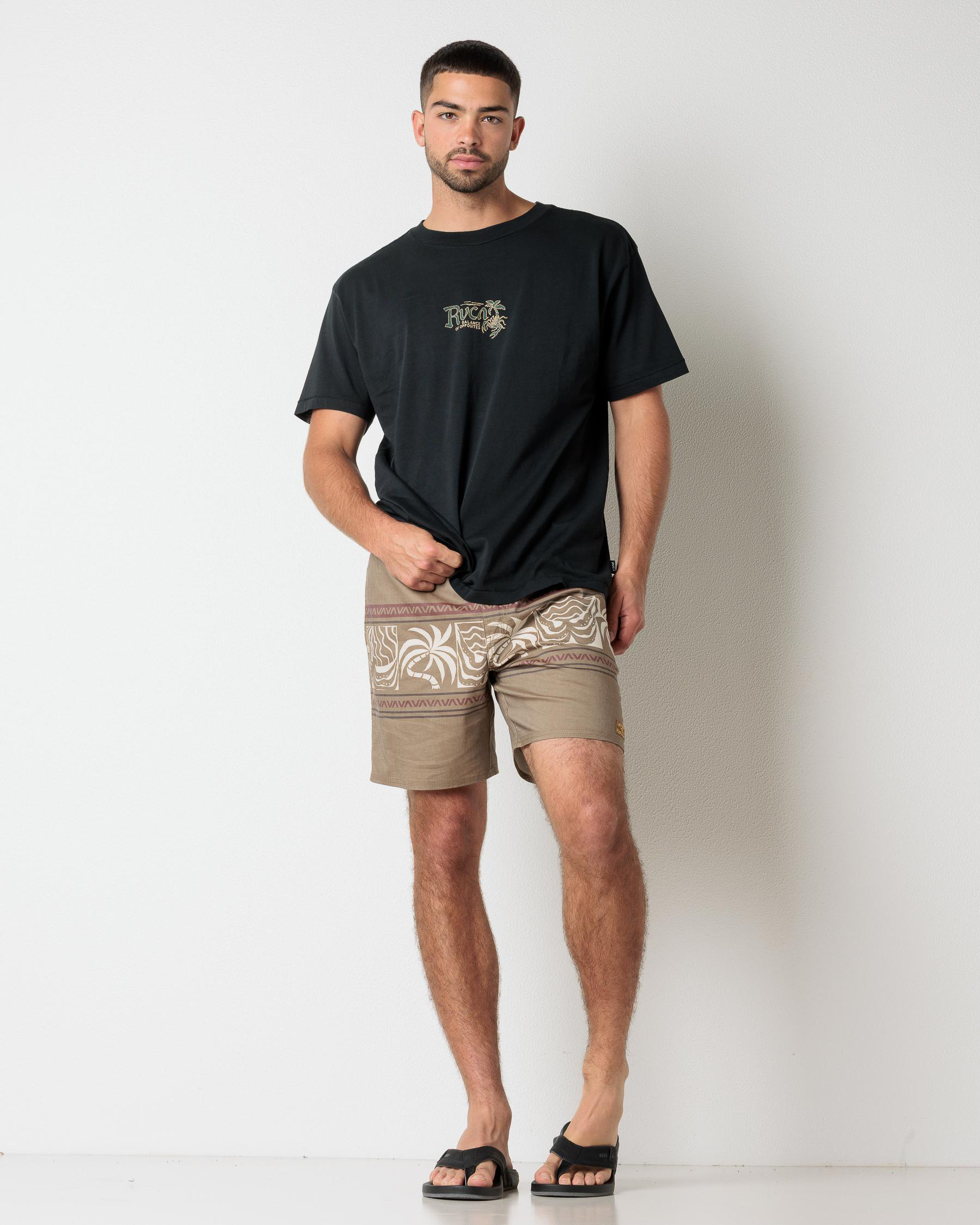 Fronds Divide Elastic Shorts