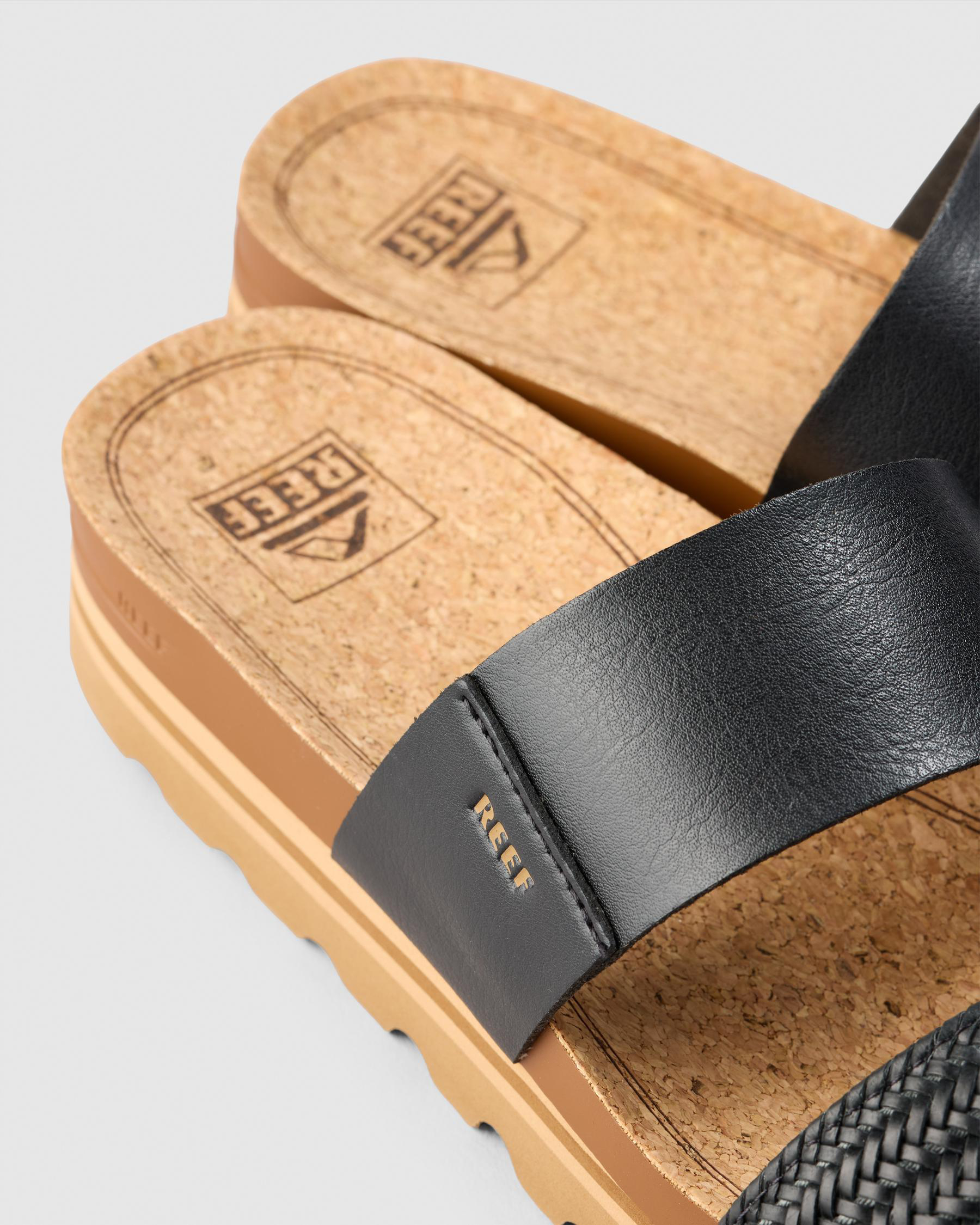 Cushion Vista Hi Sandals